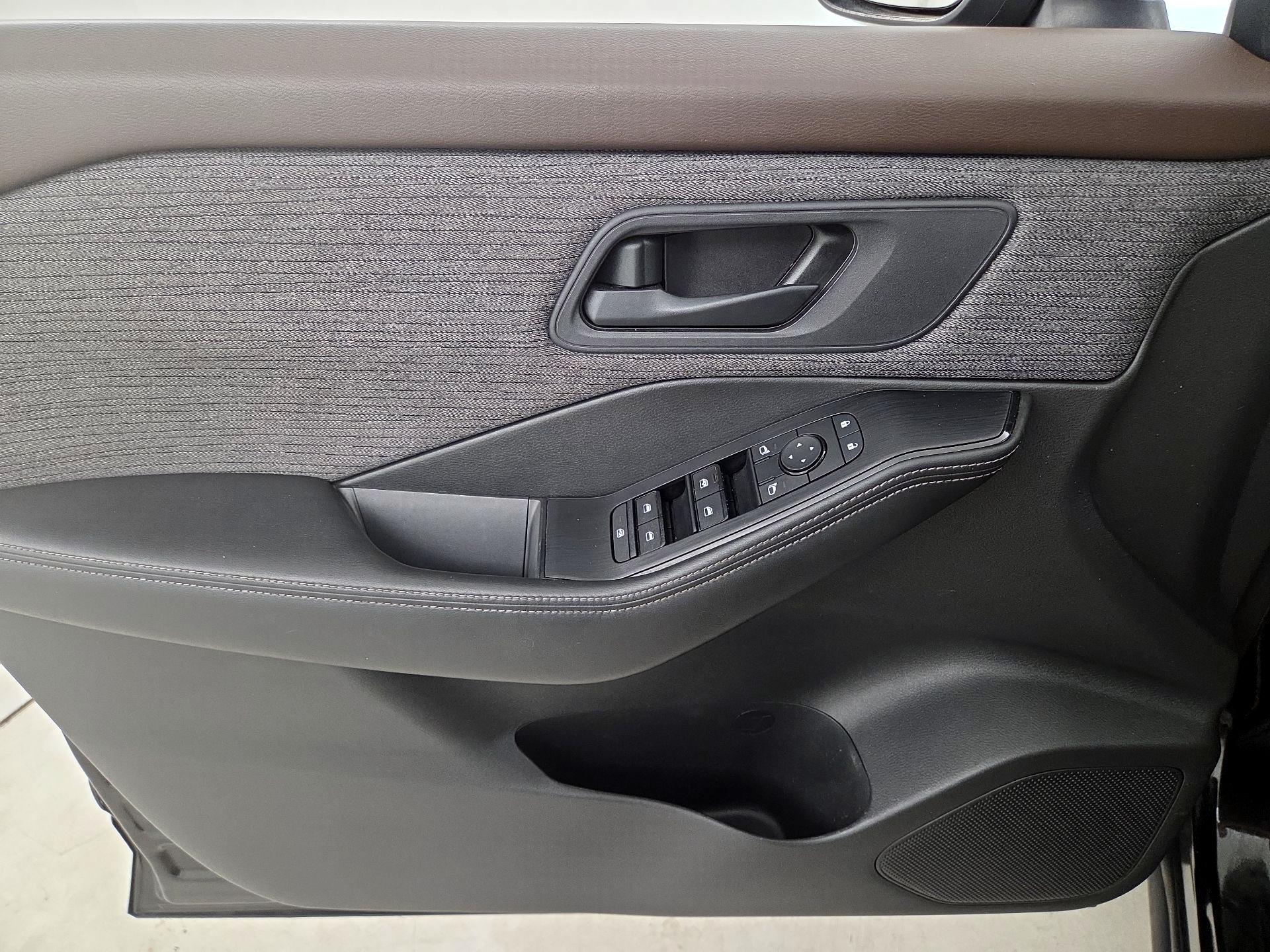 Thumbnail: 2022 Nissan Rogue - 12