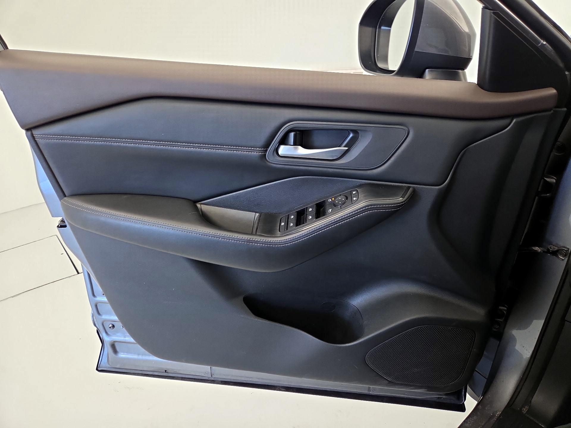 Thumbnail: 2023 Nissan Rogue - 12