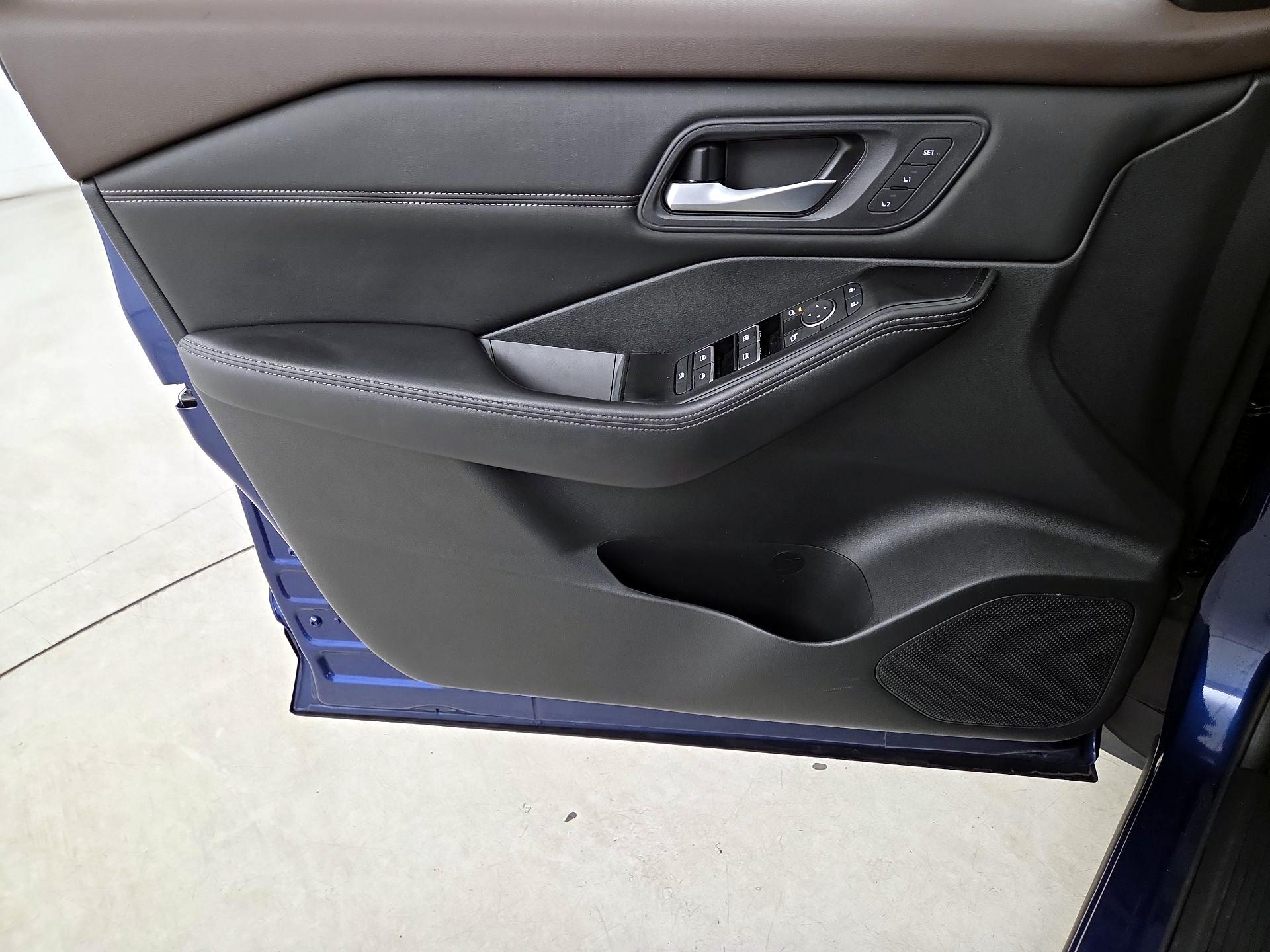 Thumbnail: 2023 Nissan Rogue - 12