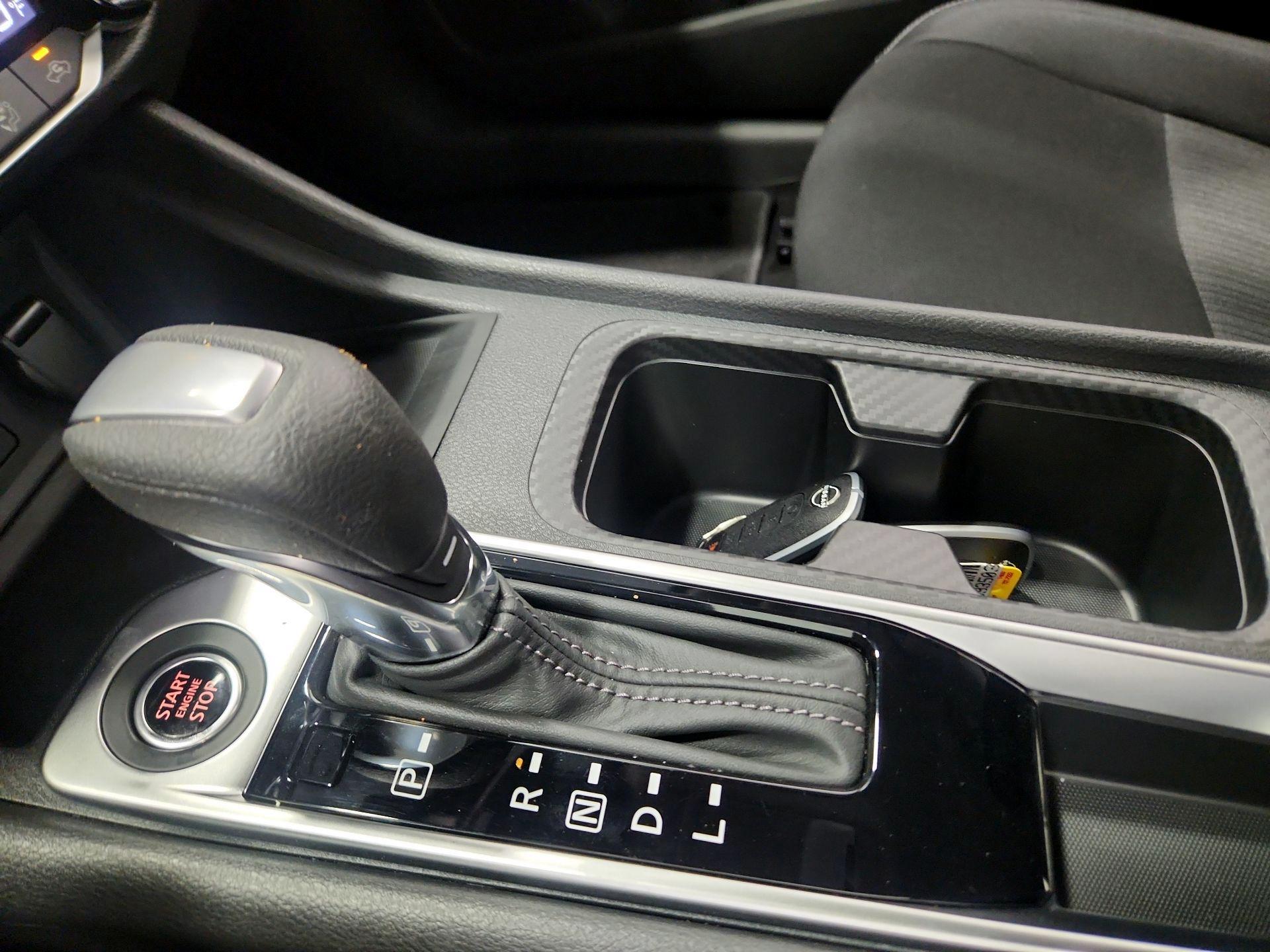 Thumbnail: 2024 Nissan Sentra - 17