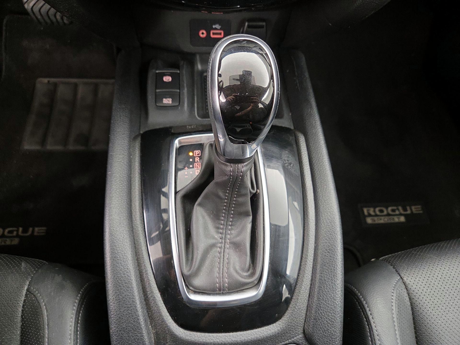 Thumbnail: 2022 Nissan Rogue Sport - 18