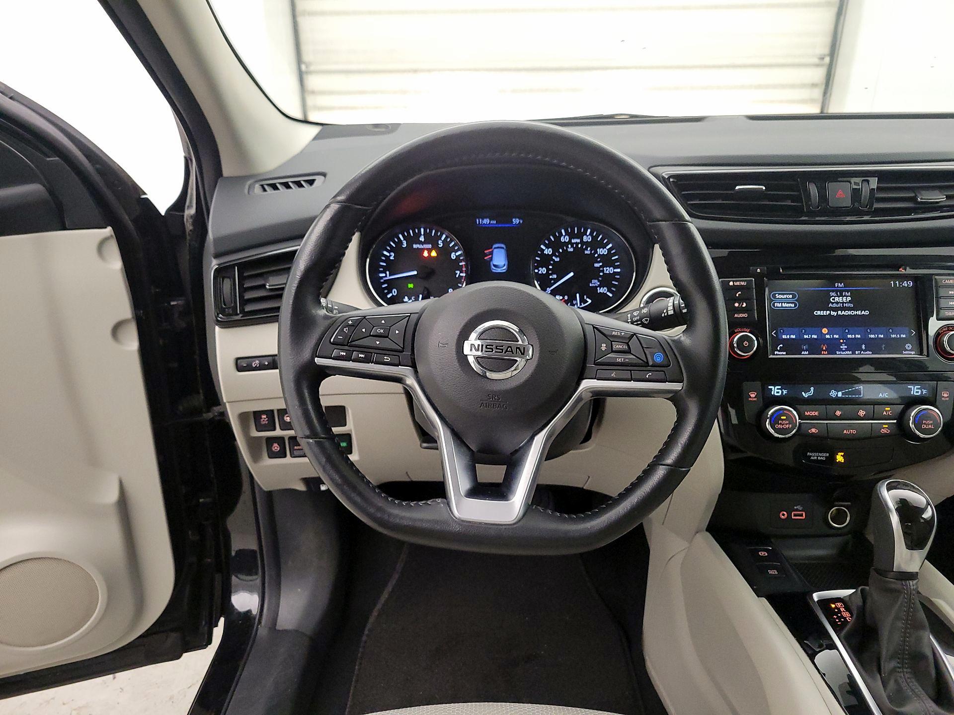 Thumbnail: 2022 Nissan Rogue Sport - 10