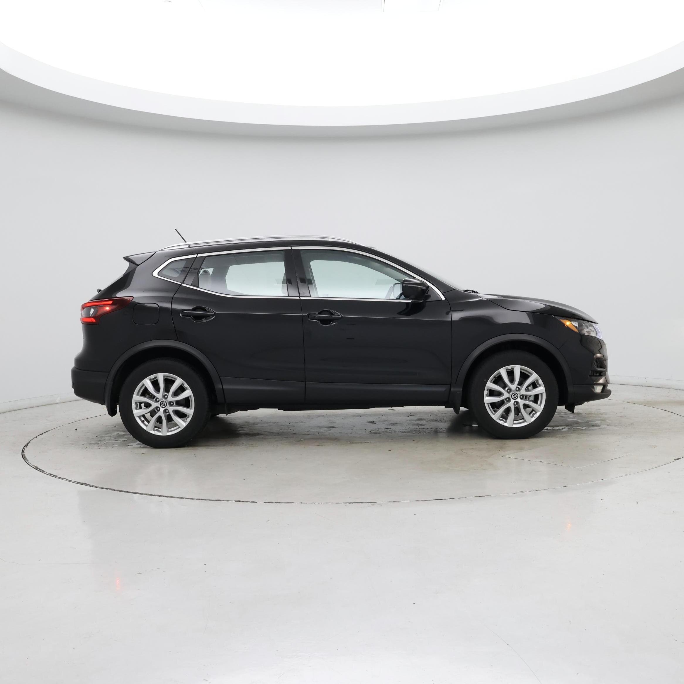Thumbnail: 2022 Nissan Rogue Sport - 7