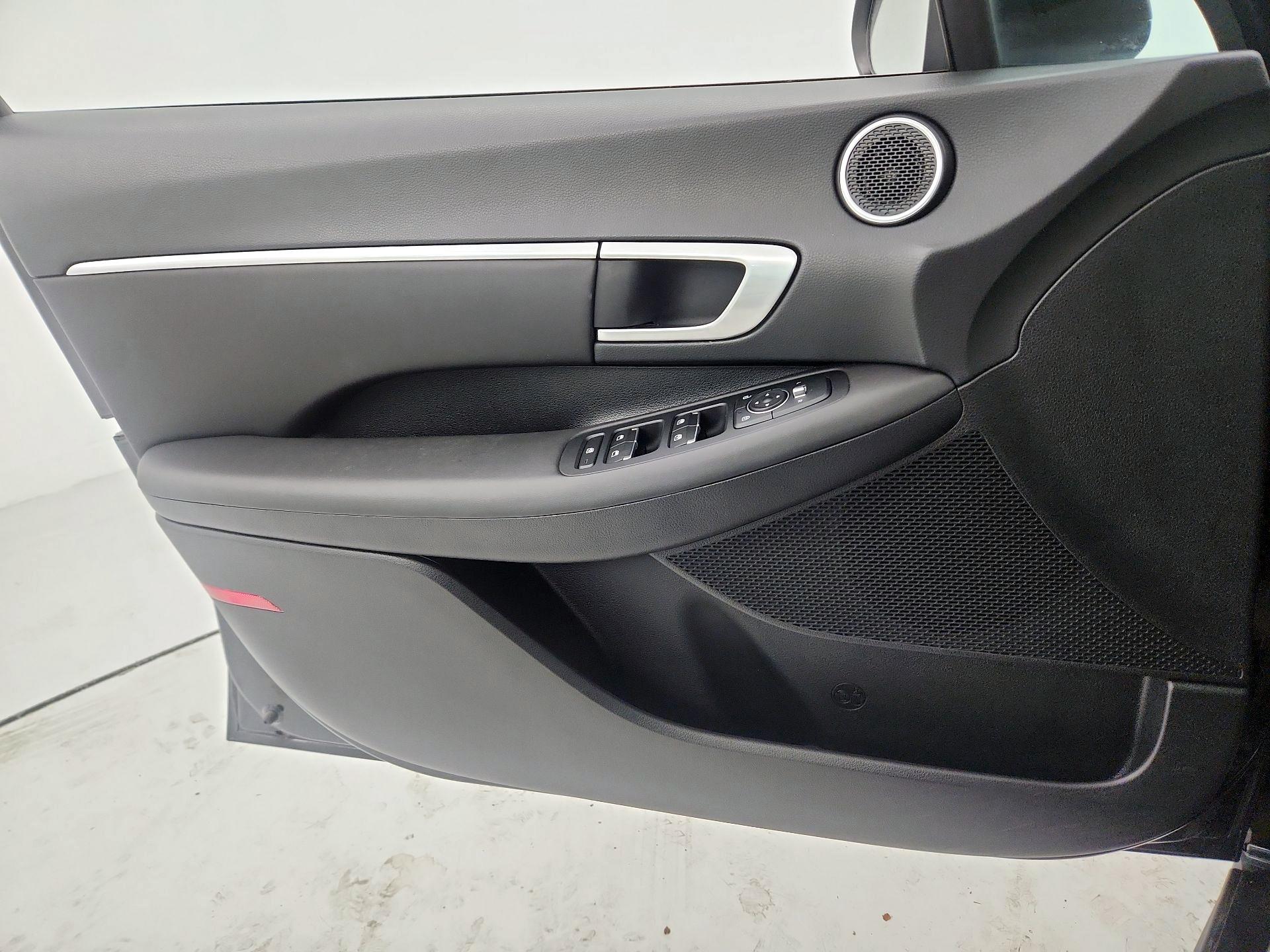 Thumbnail: 2023 Hyundai Sonata - 12