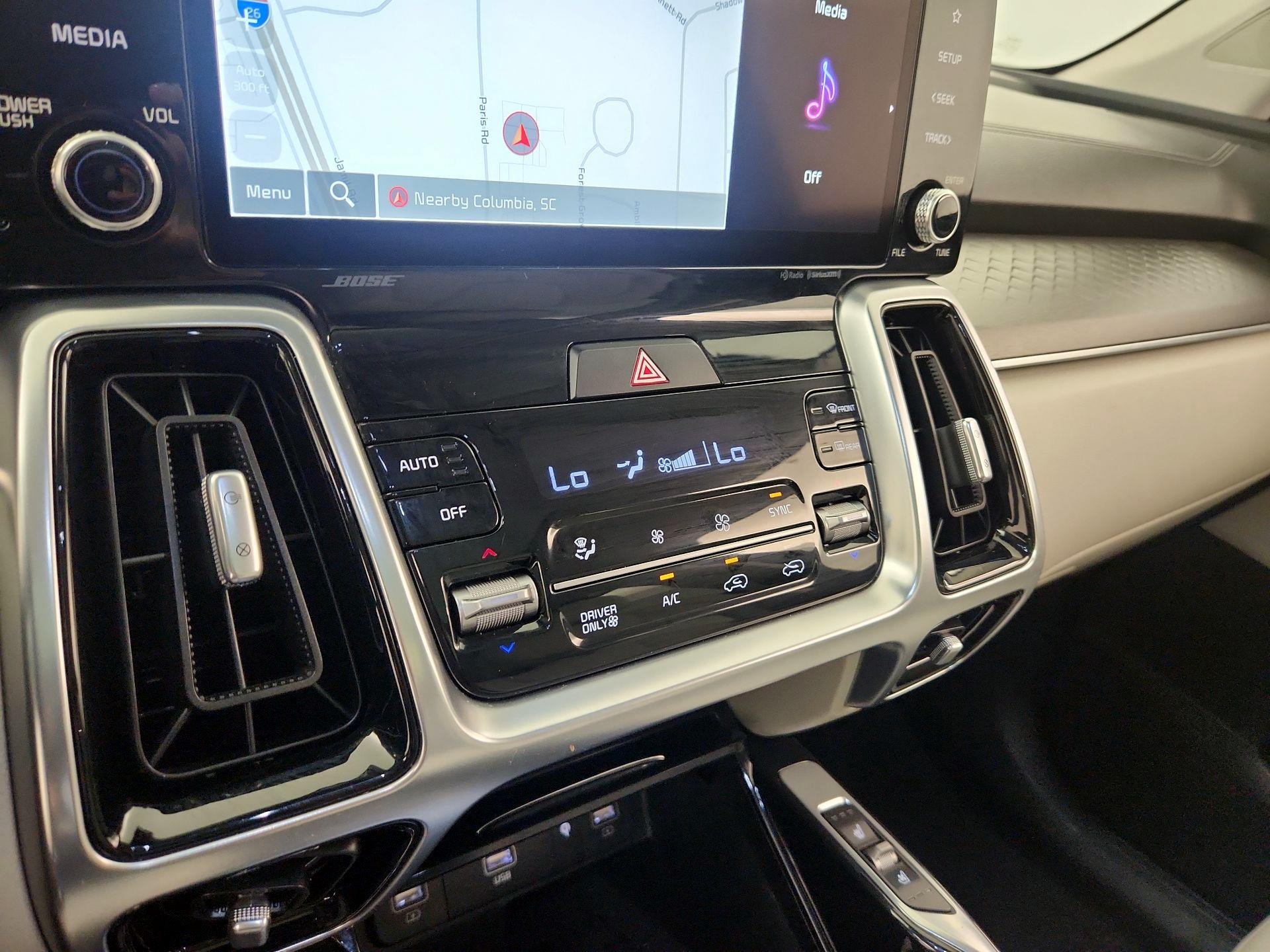 Thumbnail: 2023 Kia Sorento - 17