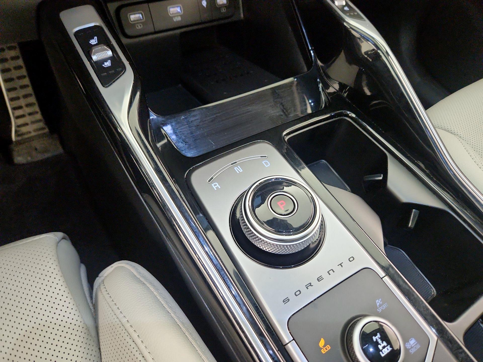 Thumbnail: 2023 Kia Sorento - 18