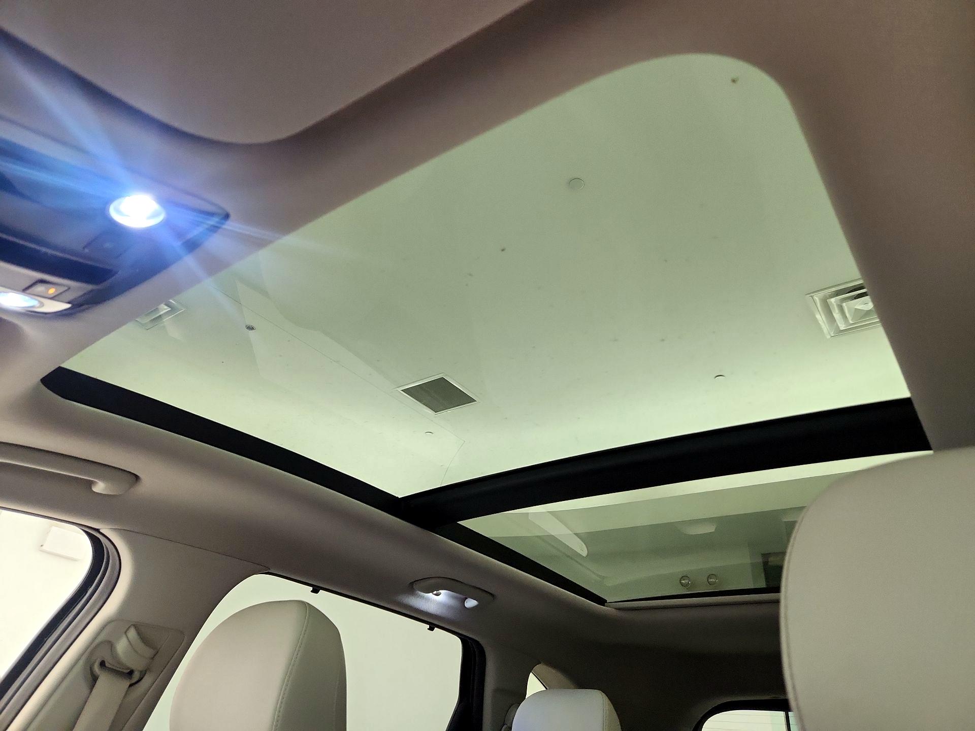 Thumbnail: 2023 Kia Sorento - 20