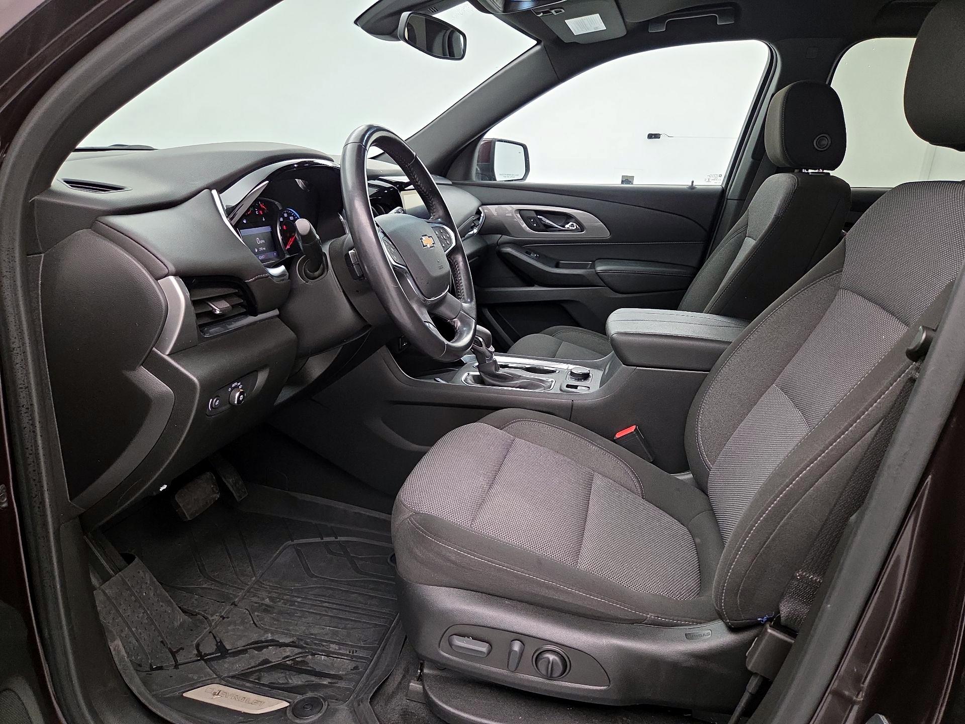 Thumbnail: 2022 Chevrolet Traverse - 11