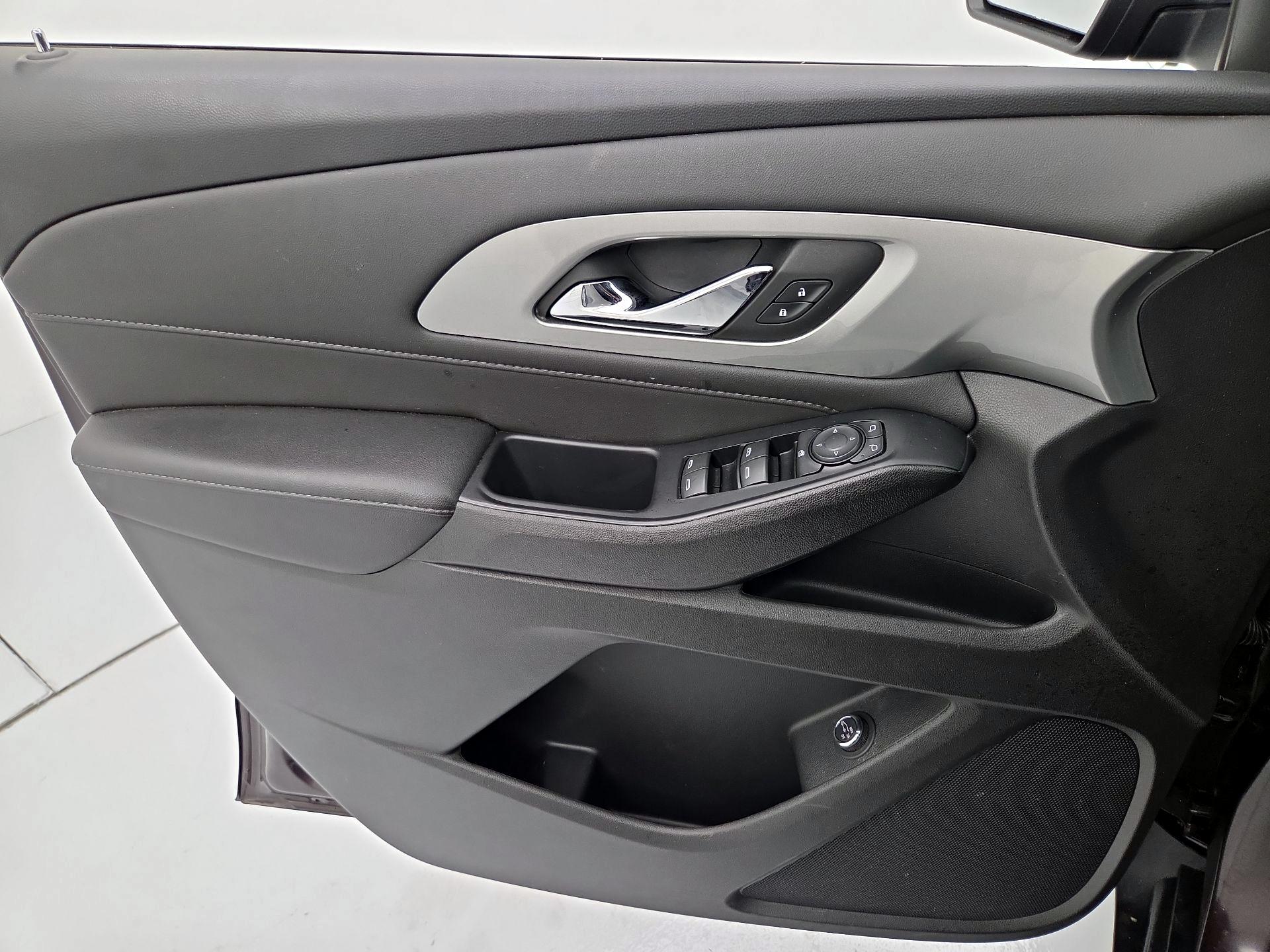 Thumbnail: 2022 Chevrolet Traverse - 12