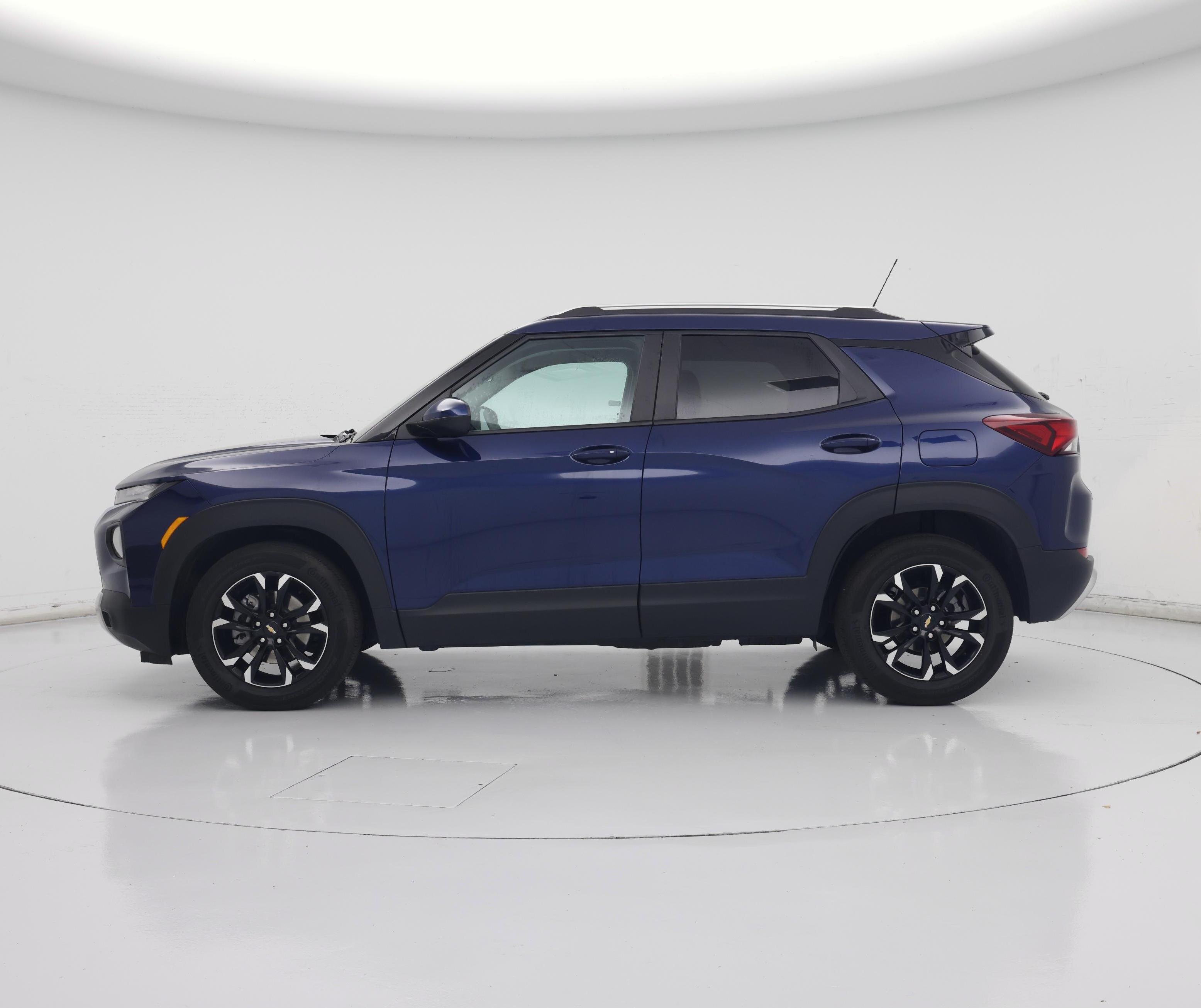 Thumbnail: 2023 Chevrolet TrailBlazer - 3