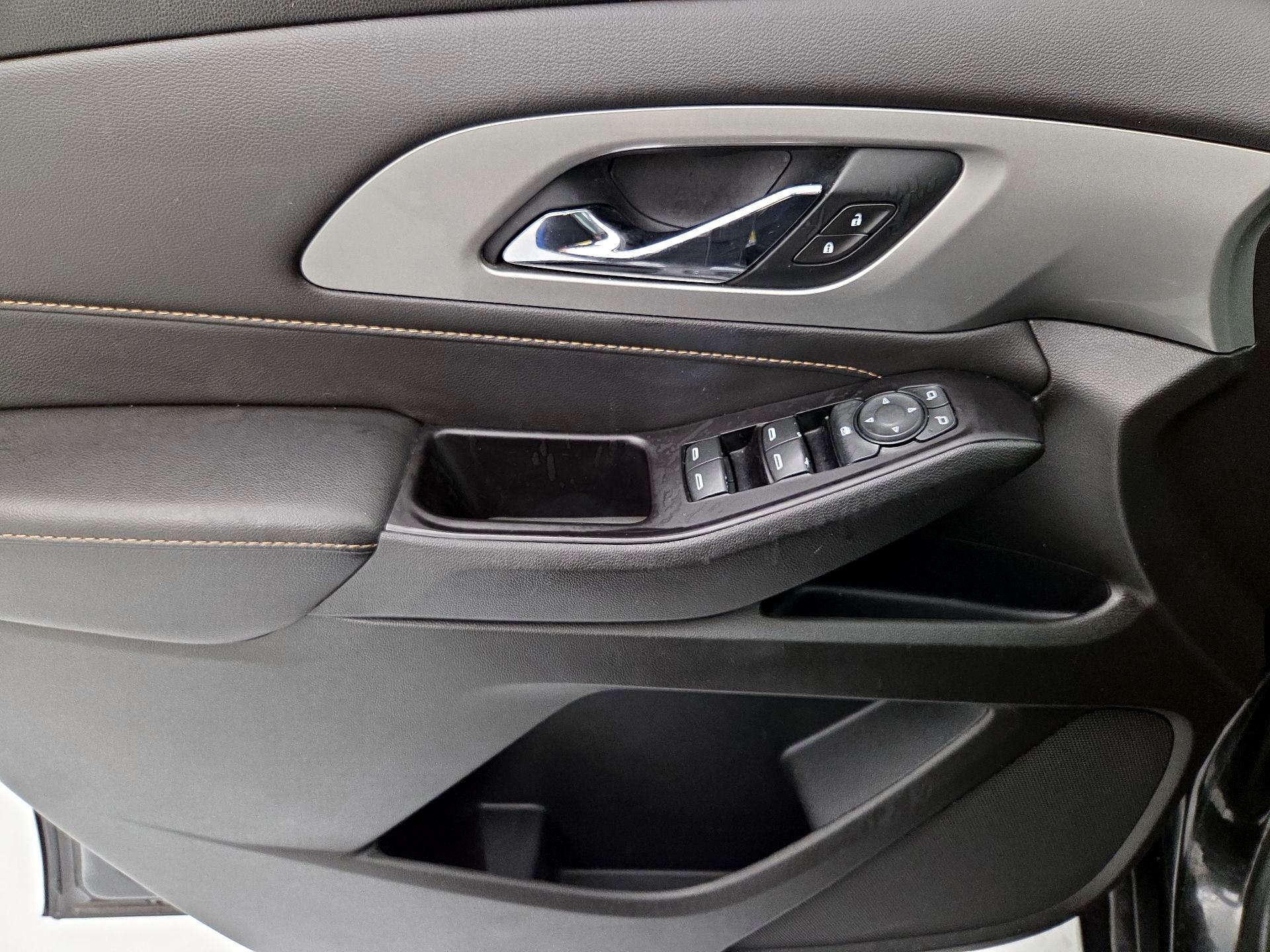 Thumbnail: 2020 Chevrolet Traverse - 12