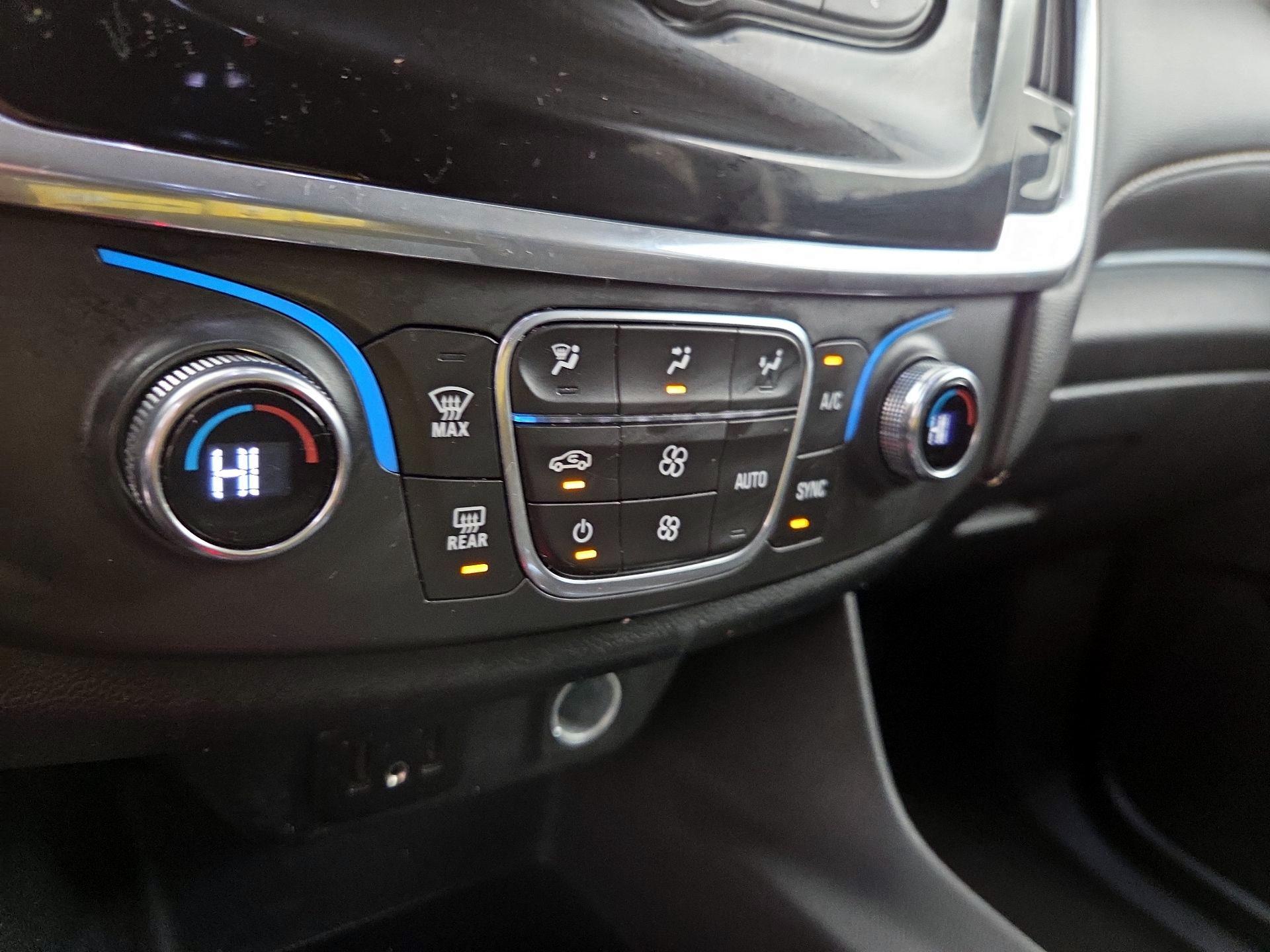 Thumbnail: 2020 Chevrolet Traverse - 16