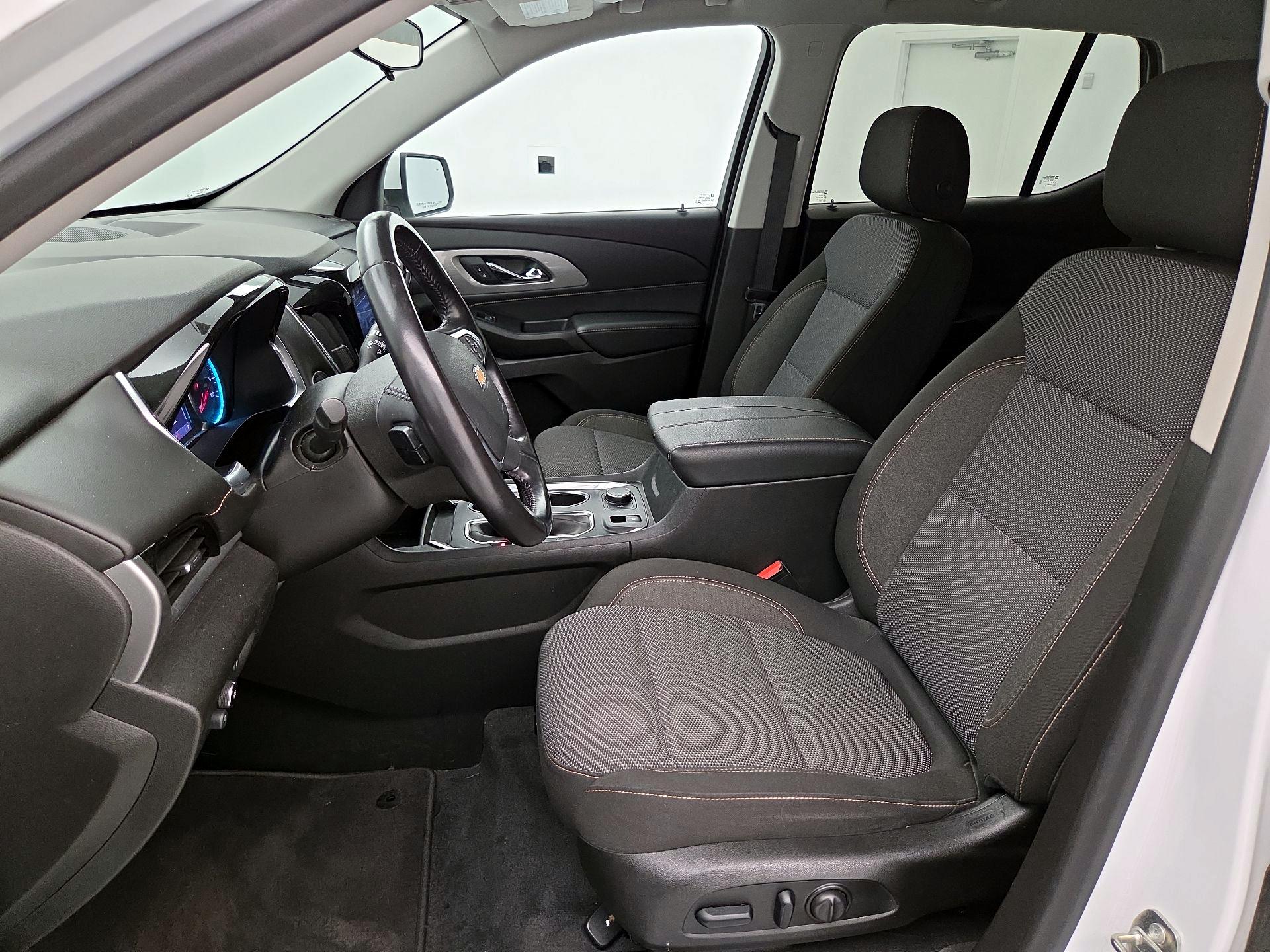 Thumbnail: 2021 Chevrolet Traverse - 11