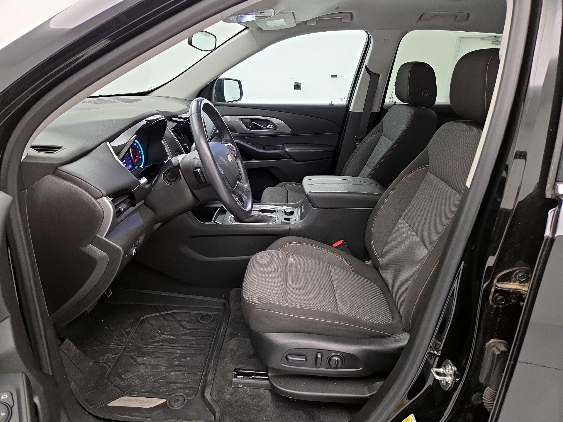Thumbnail: 2021 Chevrolet Traverse - 11