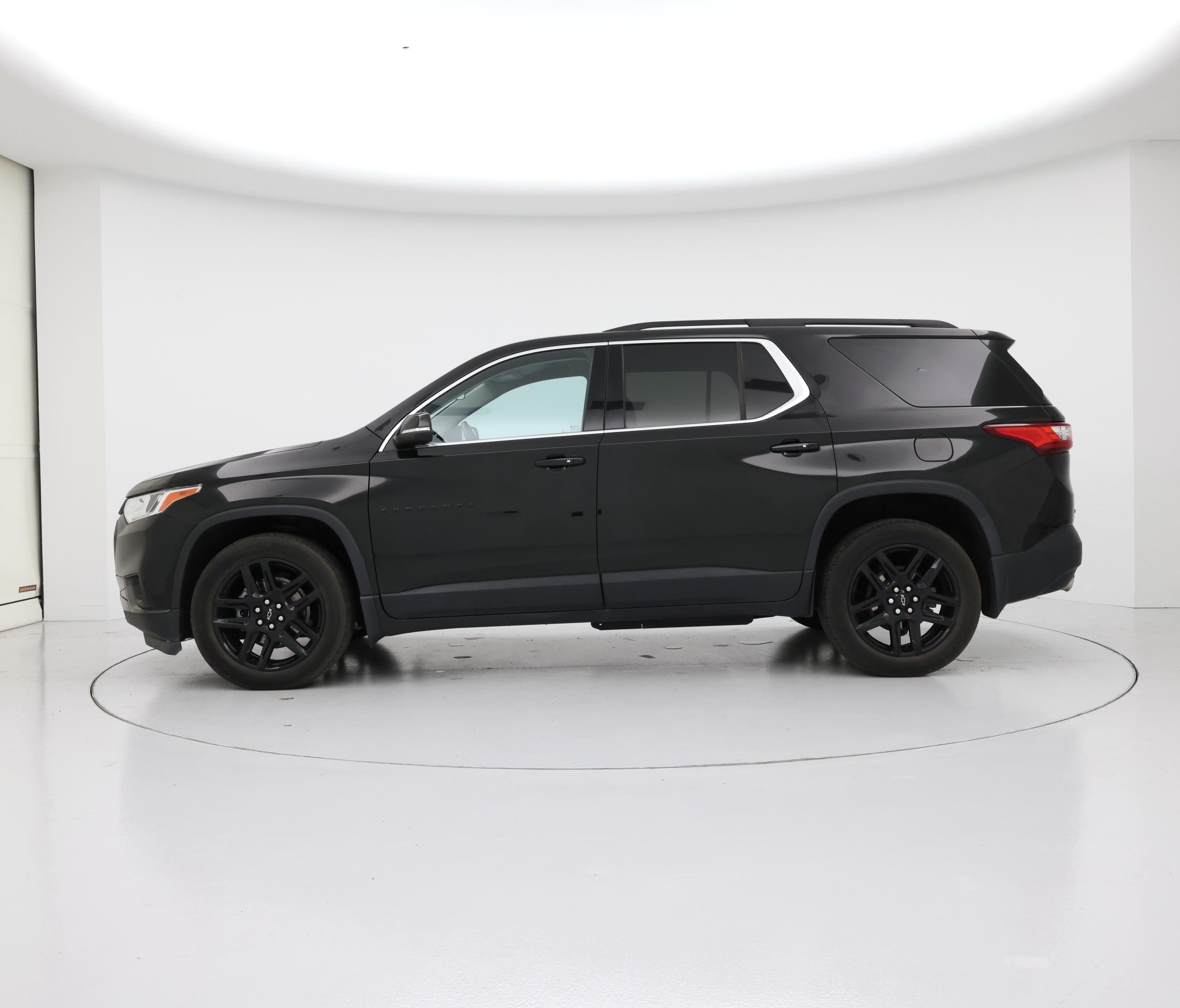 Thumbnail: 2021 Chevrolet Traverse - 3