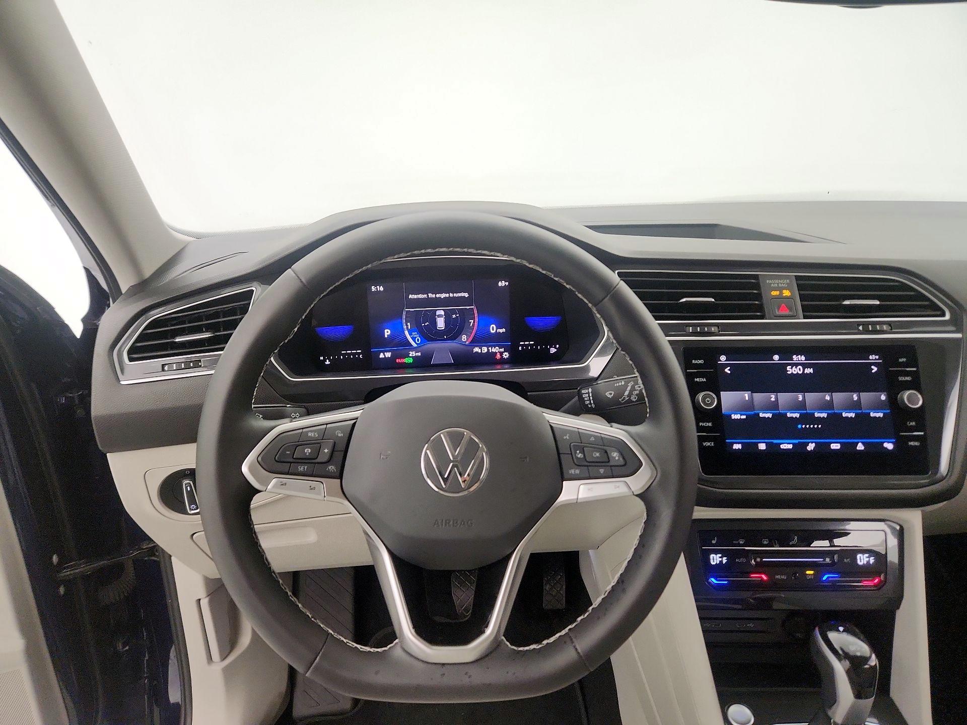 Thumbnail: 2023 Volkswagen Tiguan - 10