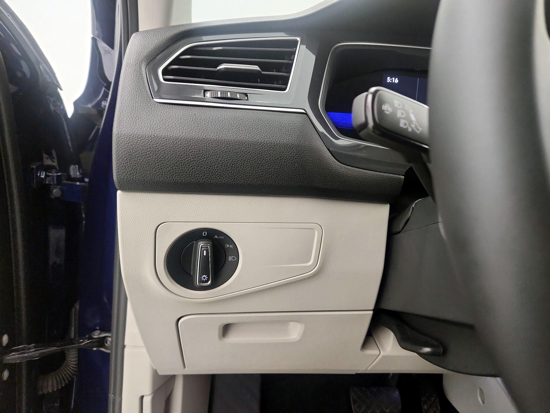 Thumbnail: 2023 Volkswagen Tiguan - 13