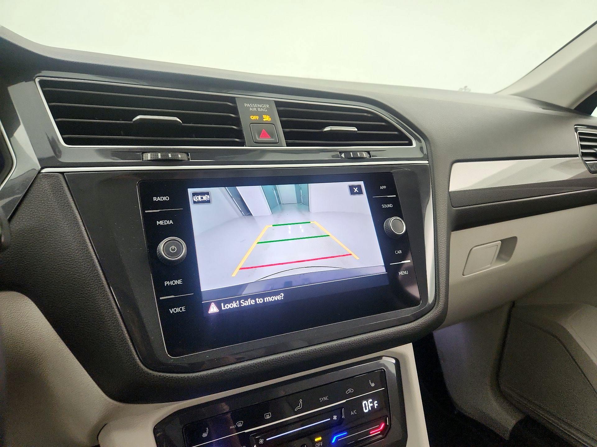 Thumbnail: 2023 Volkswagen Tiguan - 14