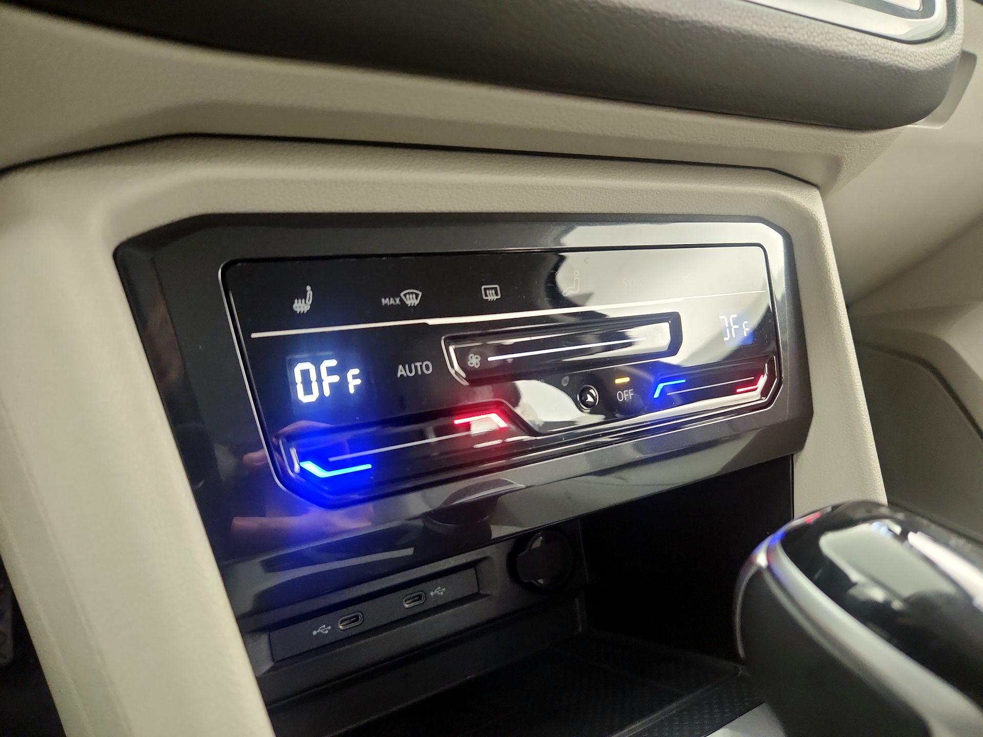 Thumbnail: 2023 Volkswagen Tiguan - 16