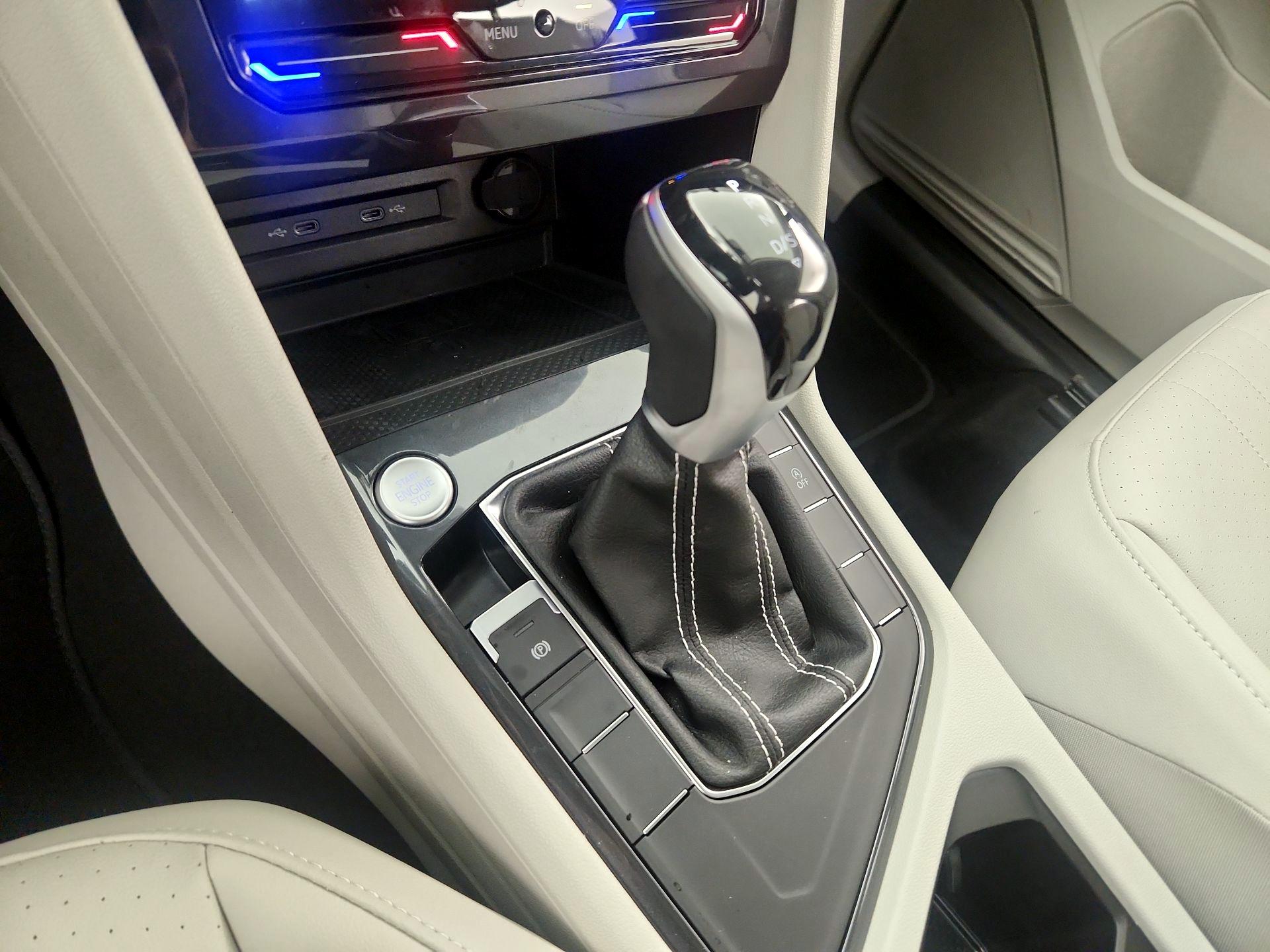 Thumbnail: 2023 Volkswagen Tiguan - 17