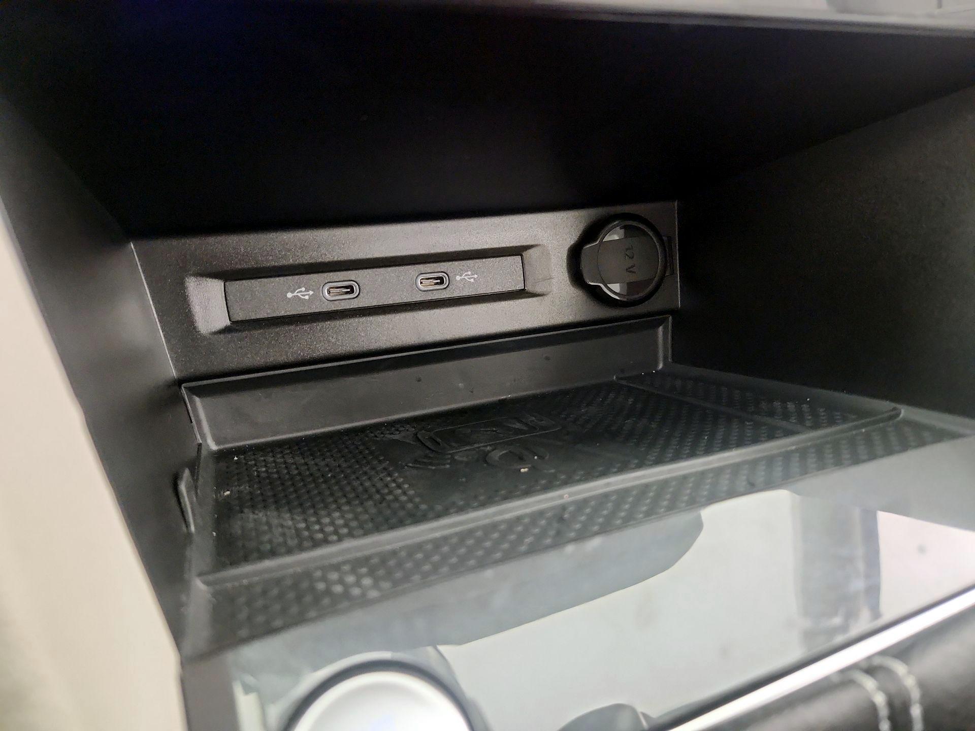 Thumbnail: 2023 Volkswagen Tiguan - 18