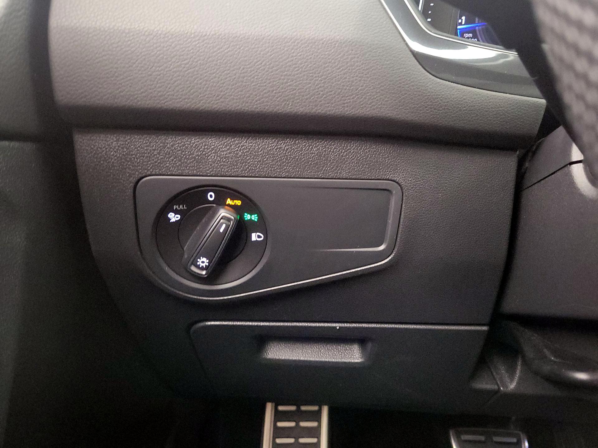 Thumbnail: 2022 Volkswagen Tiguan - 13