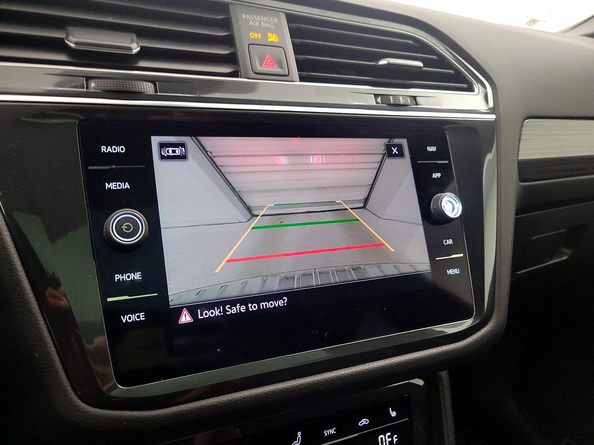 Thumbnail: 2022 Volkswagen Tiguan - 14