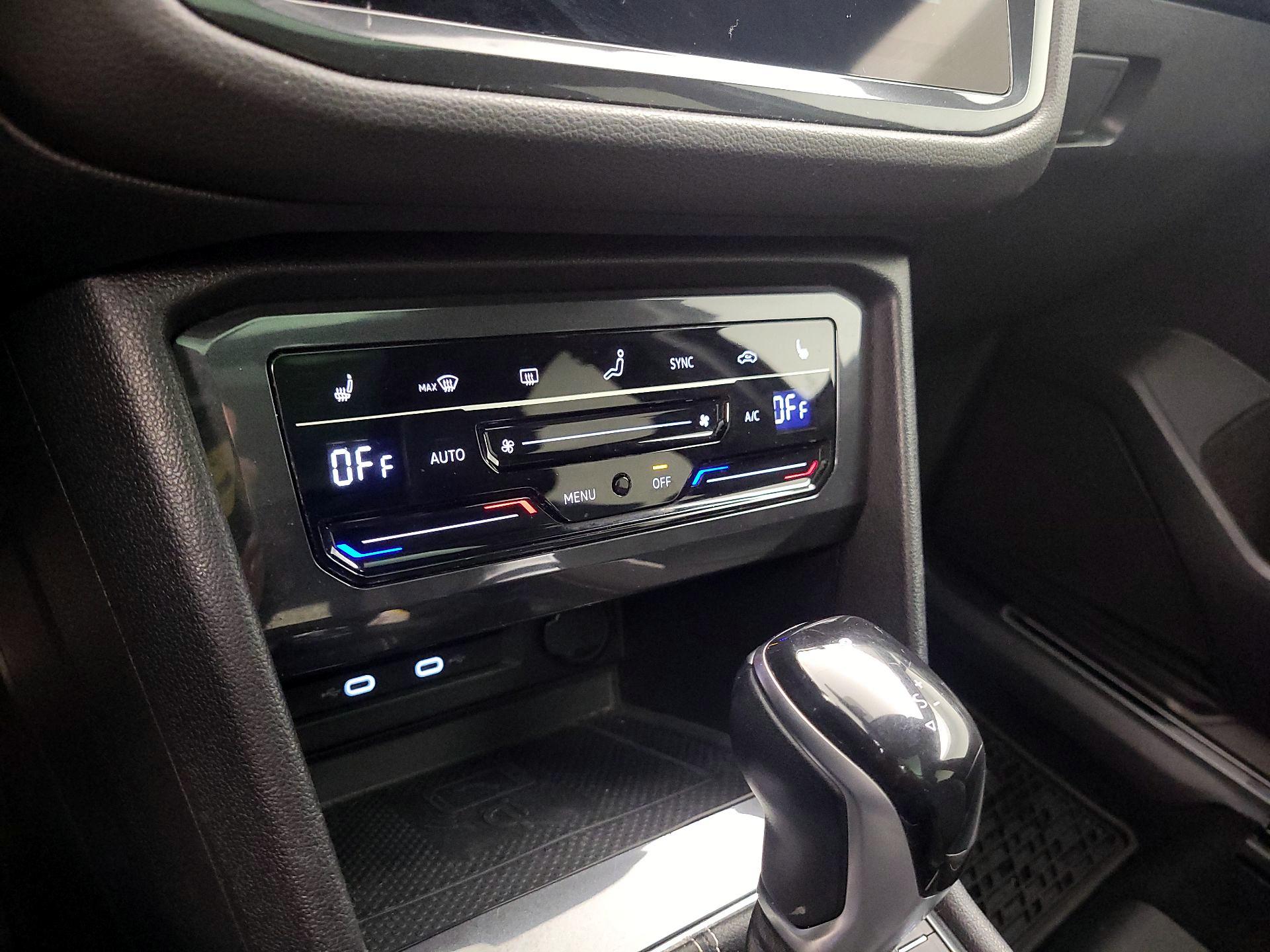 Thumbnail: 2022 Volkswagen Tiguan - 16