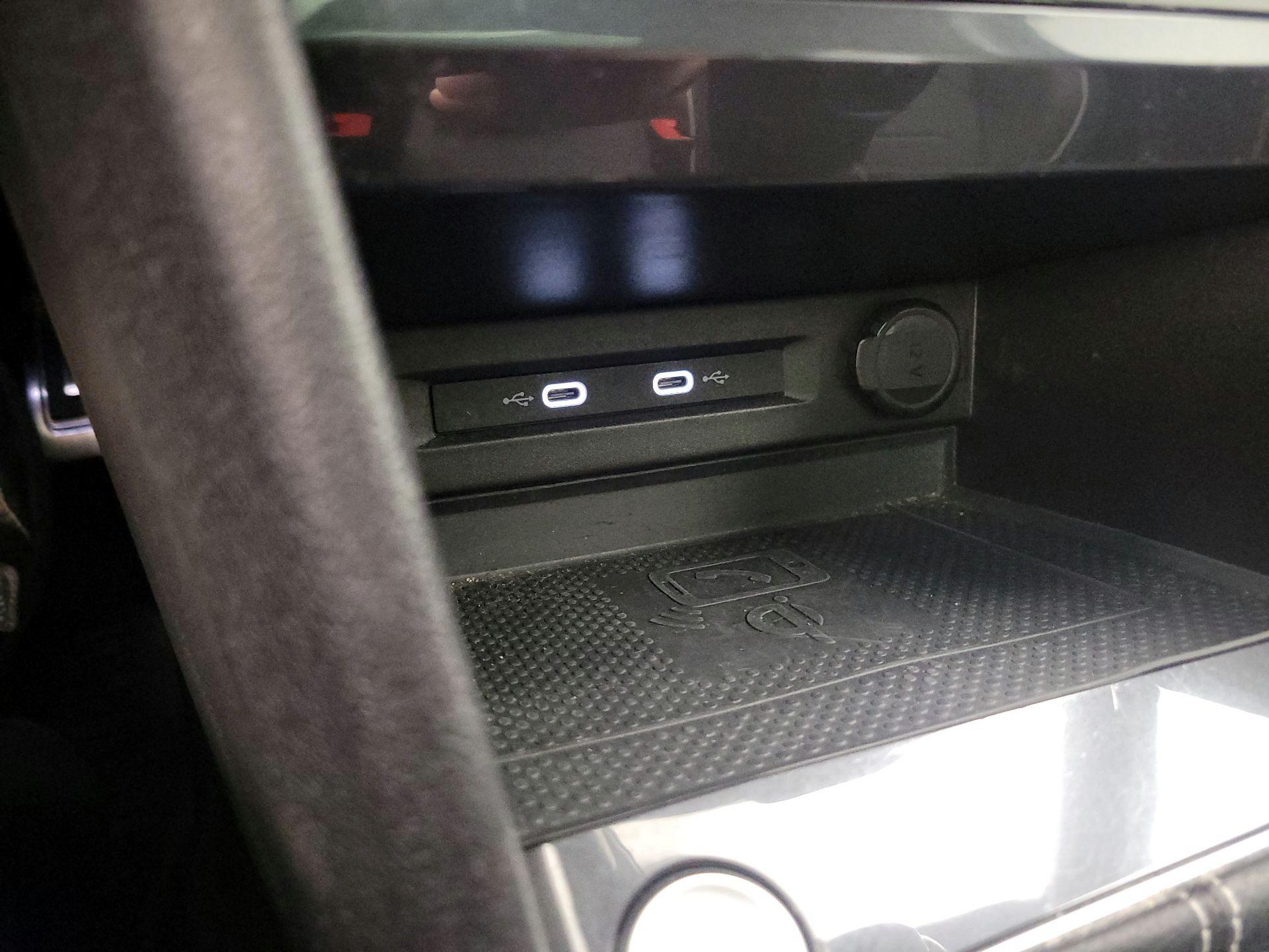 Thumbnail: 2022 Volkswagen Tiguan - 18