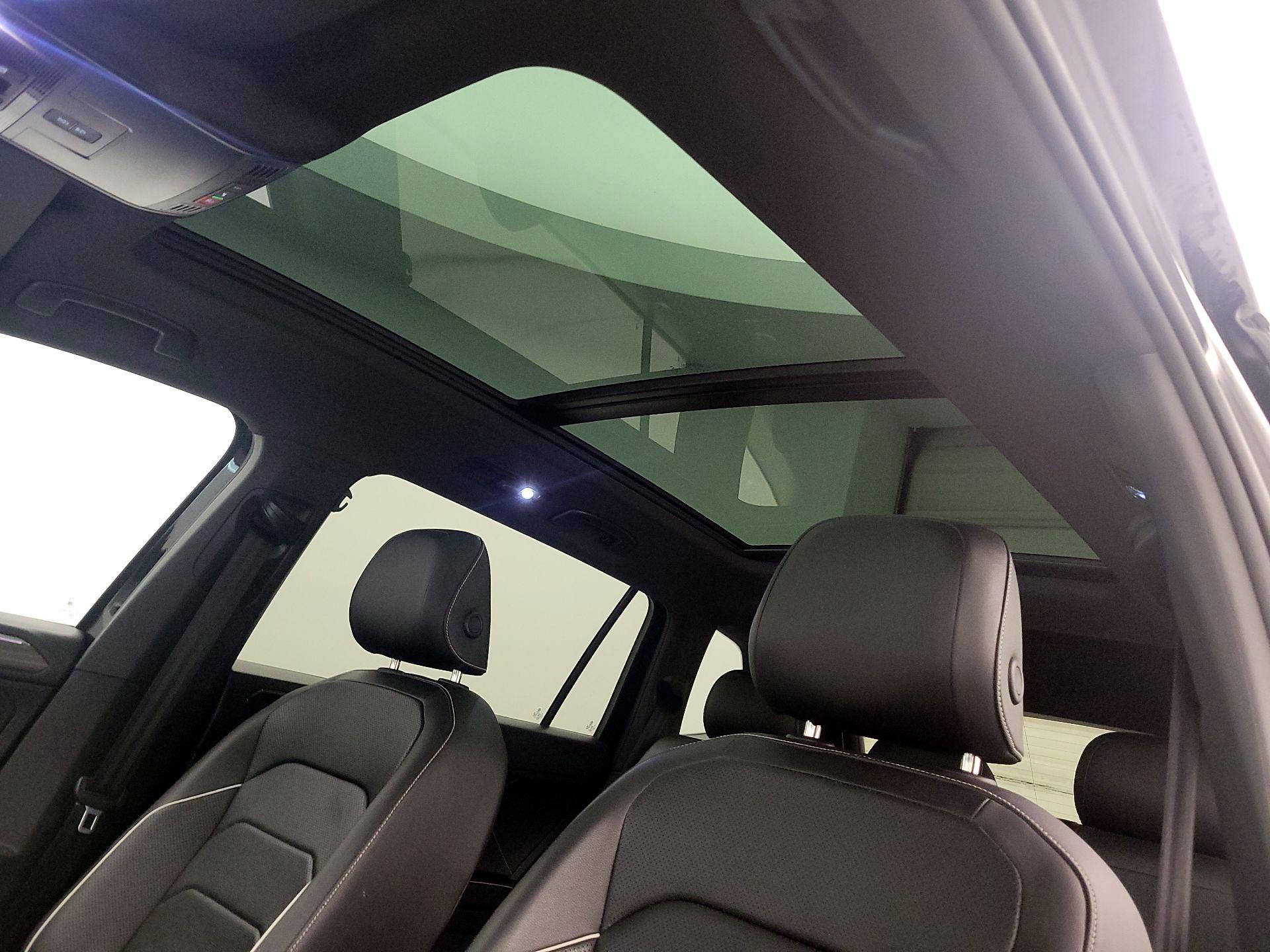 Thumbnail: 2022 Volkswagen Tiguan - 19