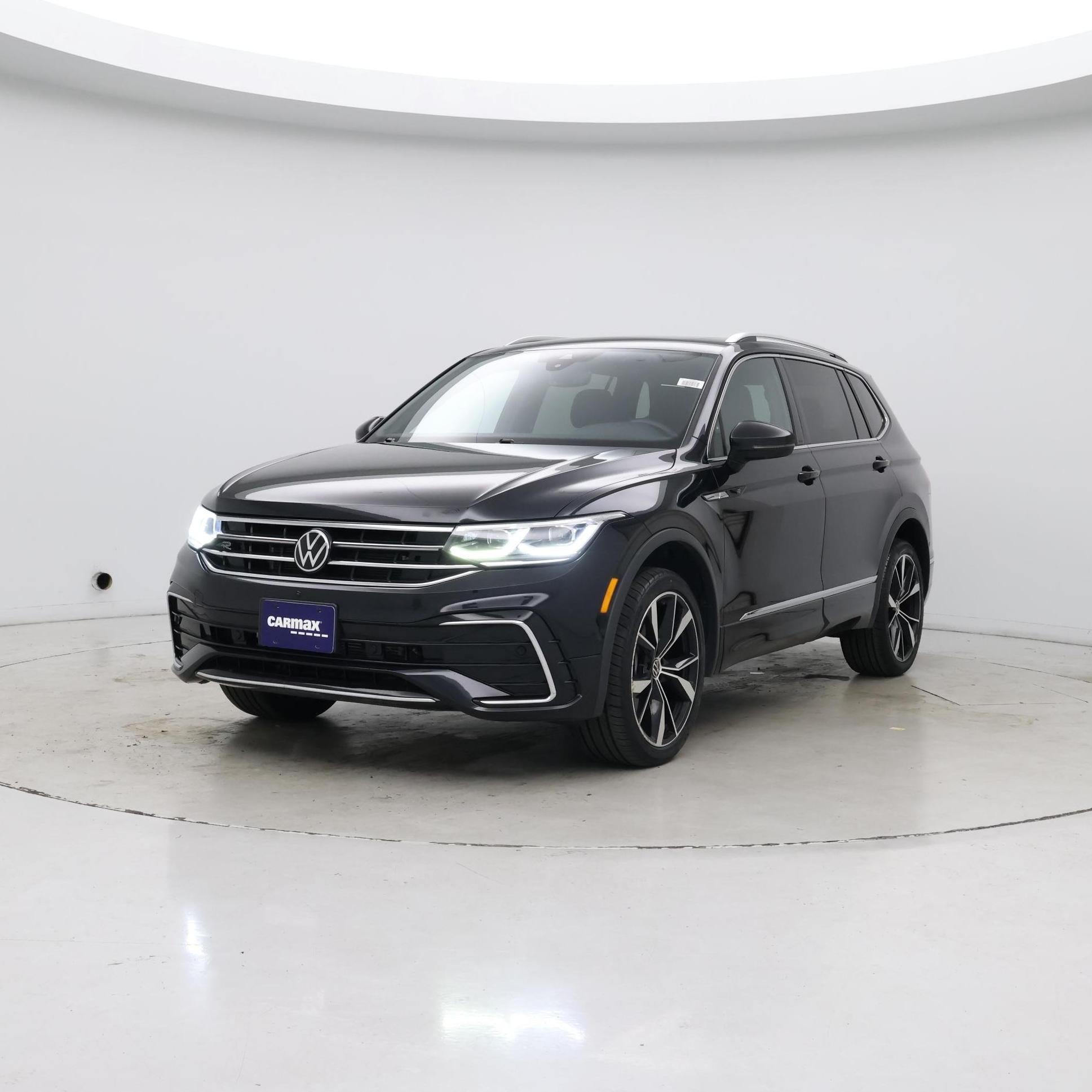 Thumbnail: 2022 Volkswagen Tiguan - 4