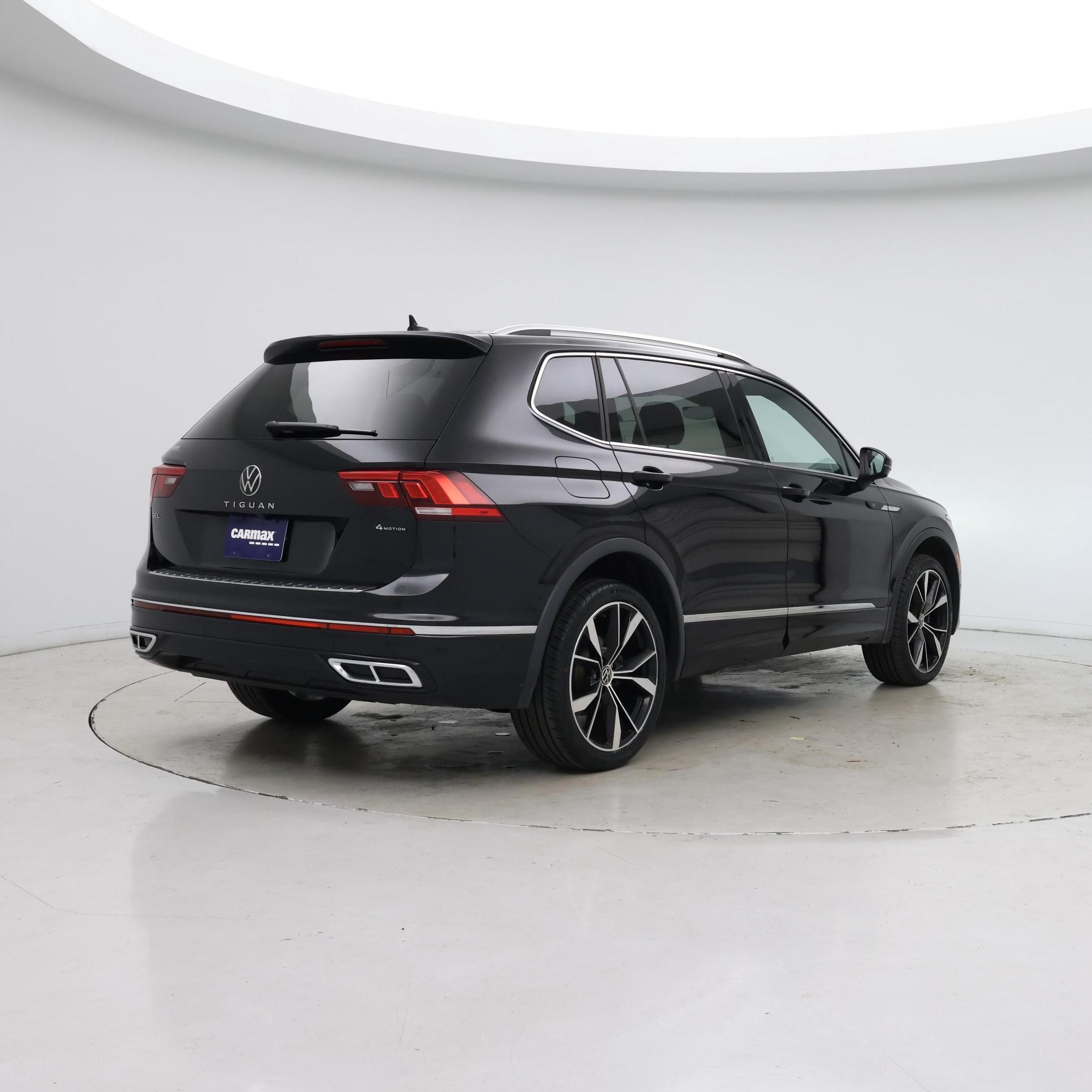 Thumbnail: 2022 Volkswagen Tiguan - 8