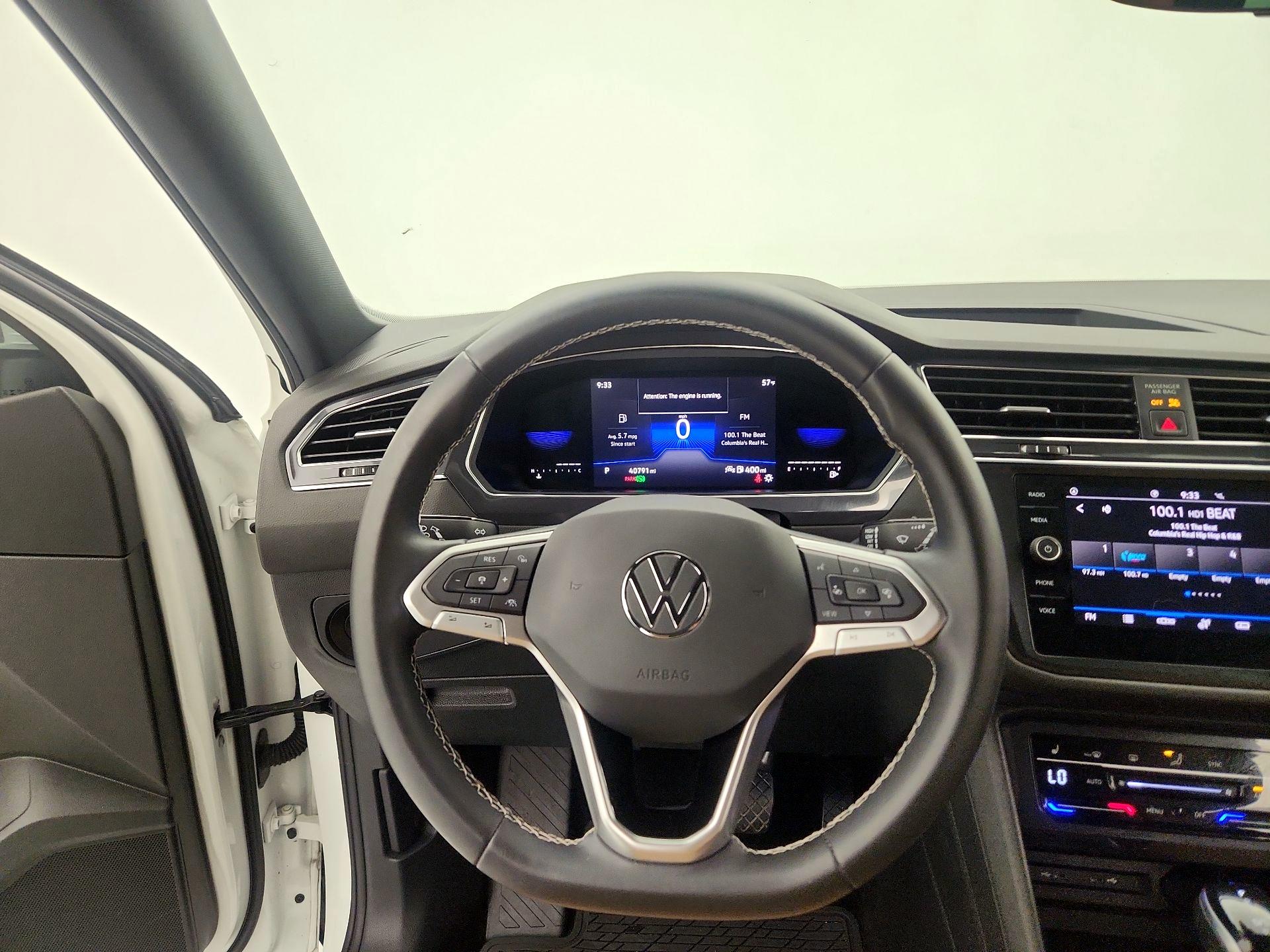 Thumbnail: 2023 Volkswagen Tiguan - 10