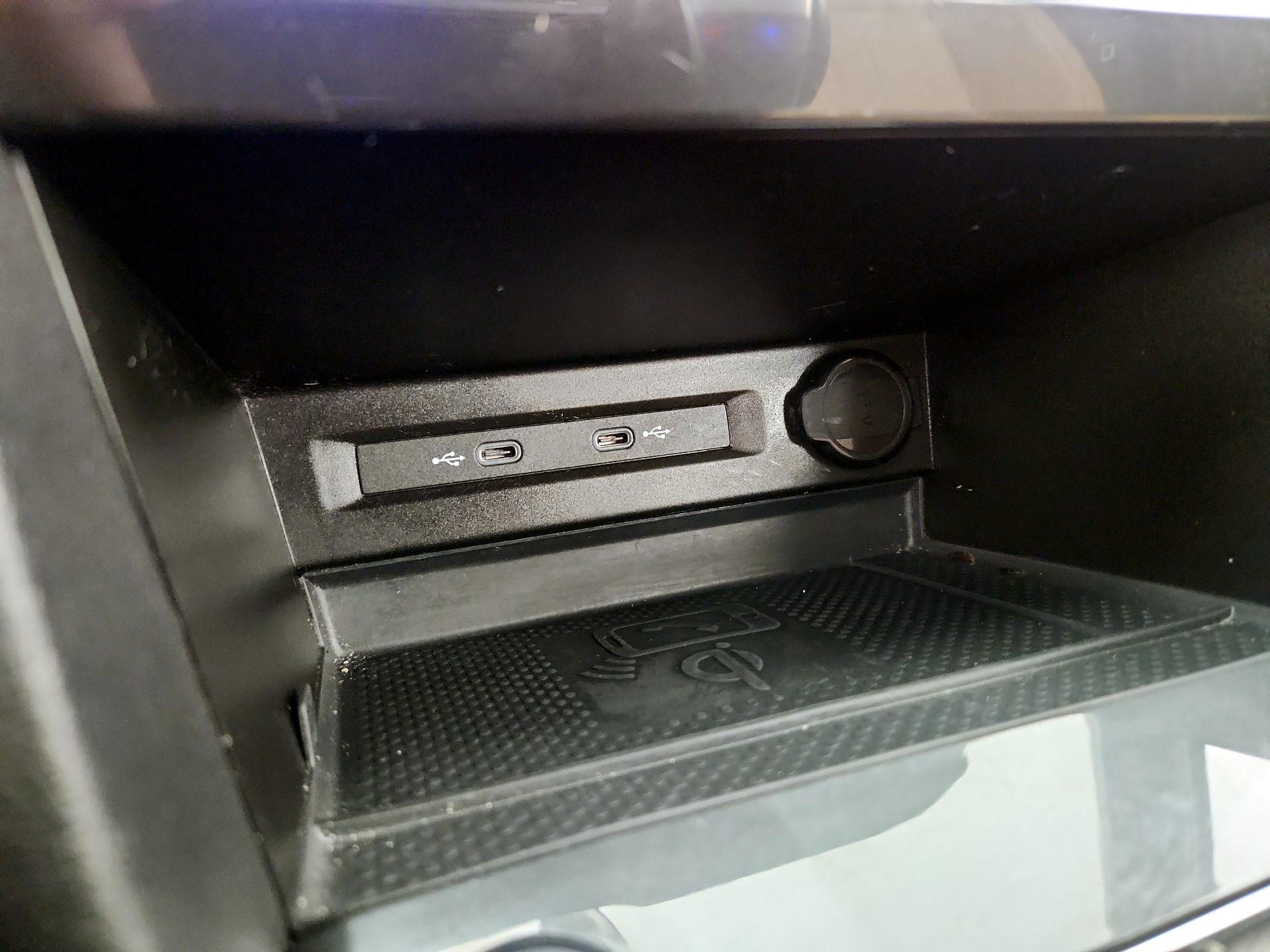 Thumbnail: 2023 Volkswagen Tiguan - 18