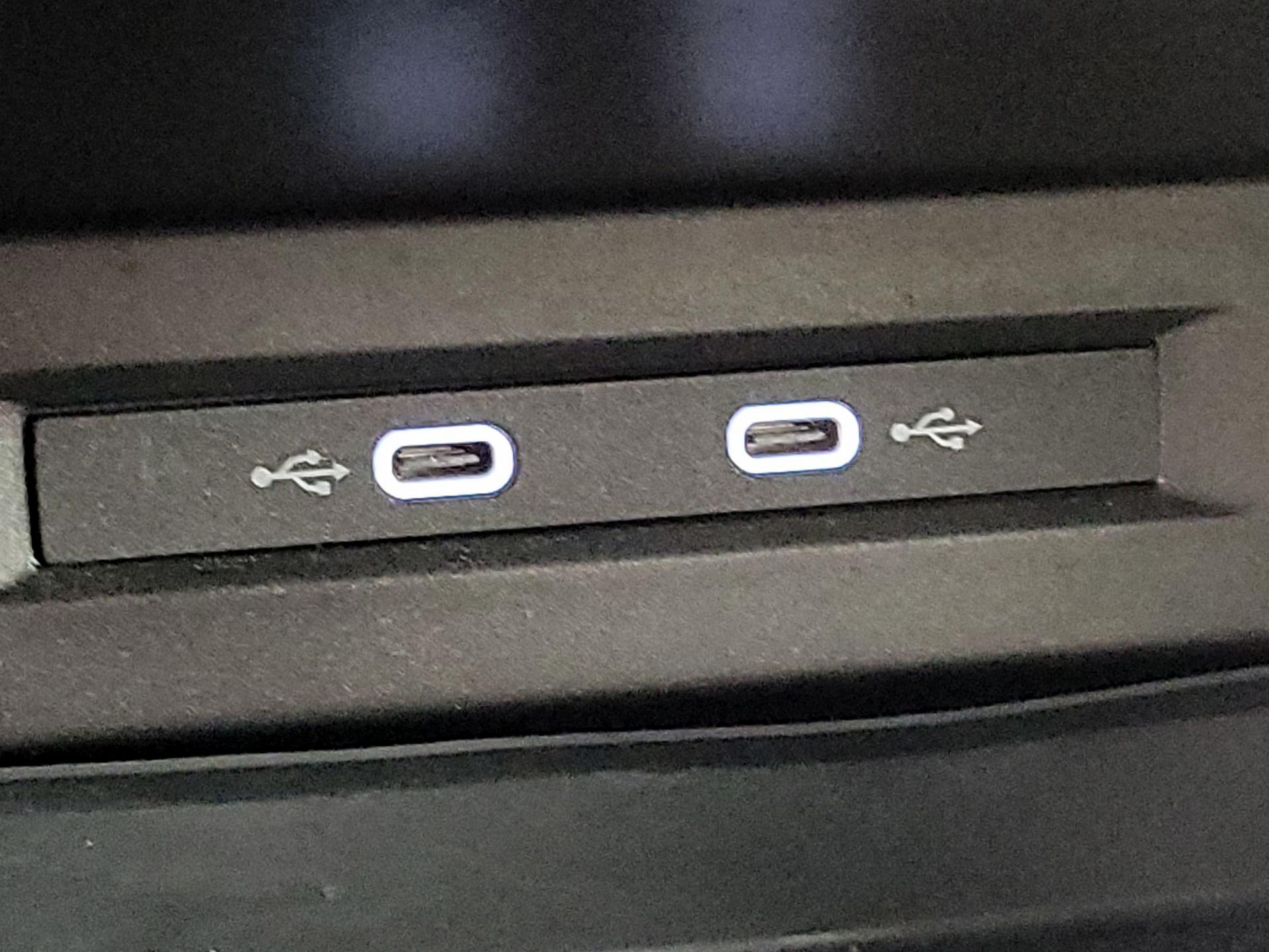 Thumbnail: 2021 Volkswagen Tiguan - 17