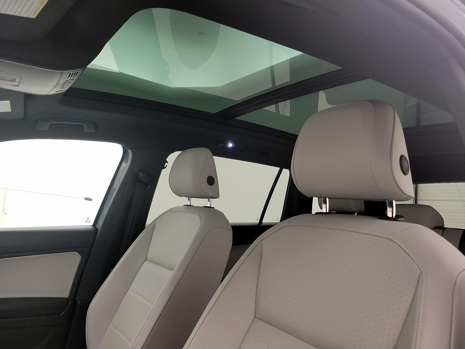 Thumbnail: 2021 Volkswagen Tiguan - 18