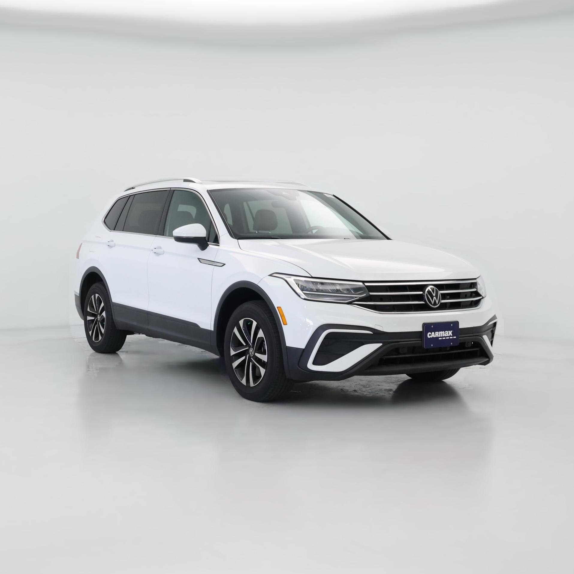 Thumbnail: 2022 Volkswagen Tiguan - 1