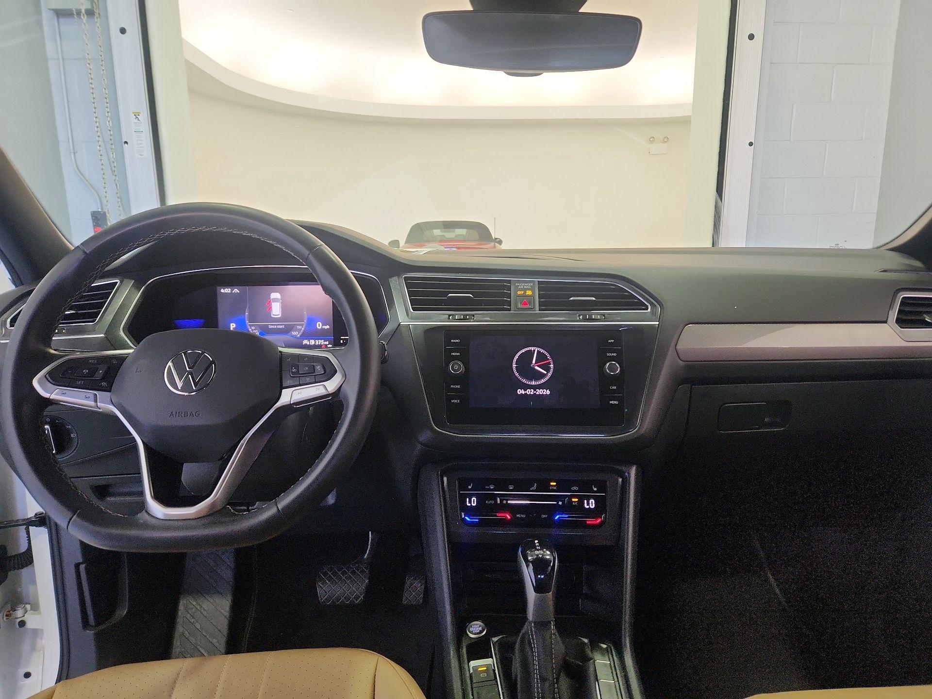 Thumbnail: 2022 Volkswagen Tiguan - 9