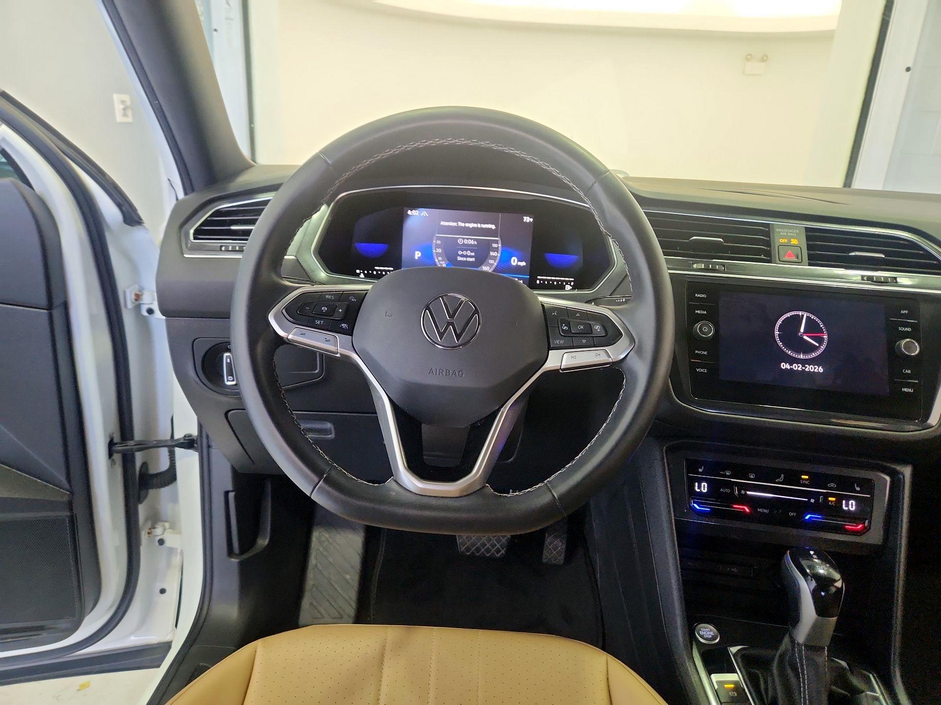 Thumbnail: 2022 Volkswagen Tiguan - 10