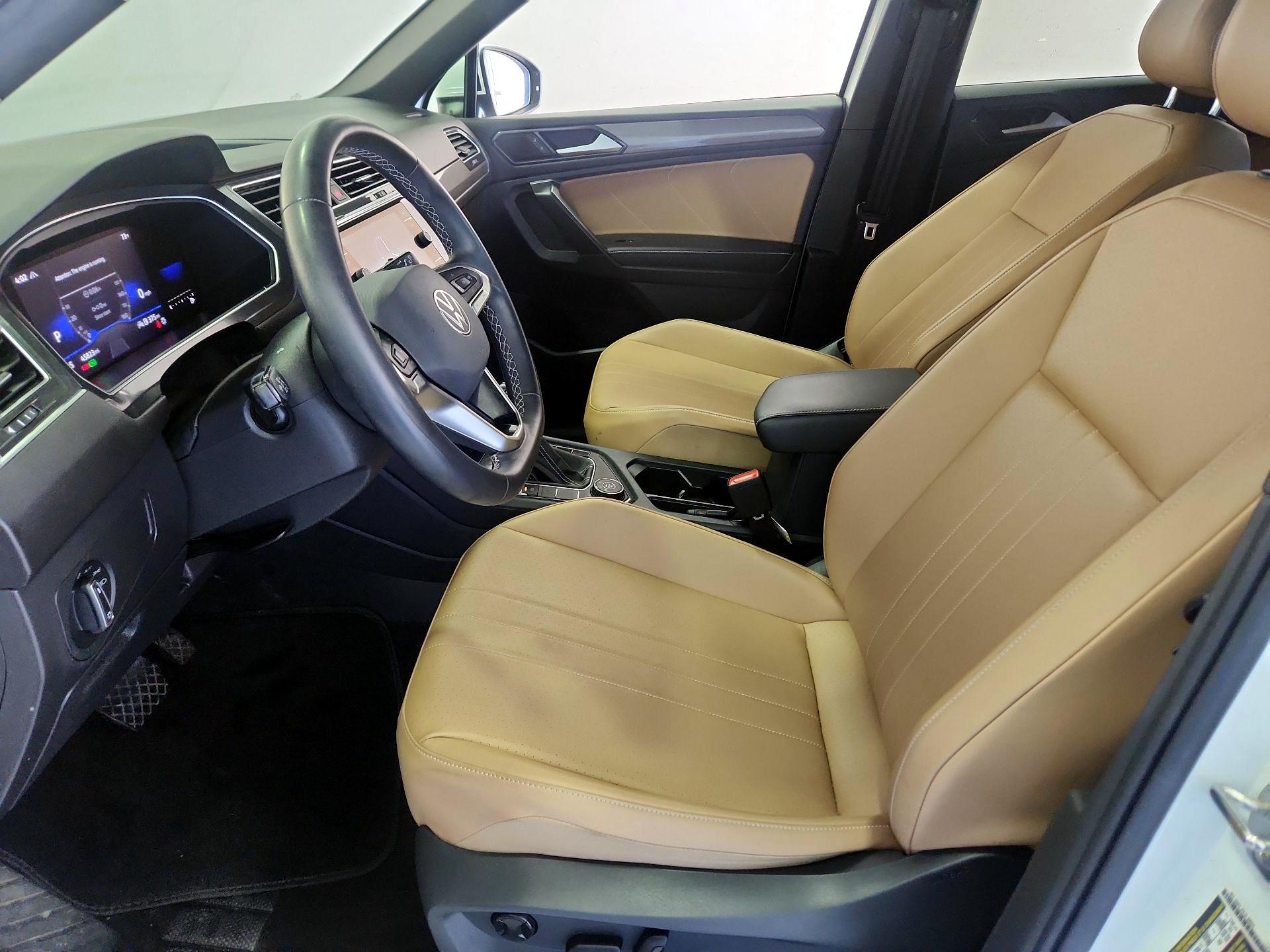 Thumbnail: 2022 Volkswagen Tiguan - 11