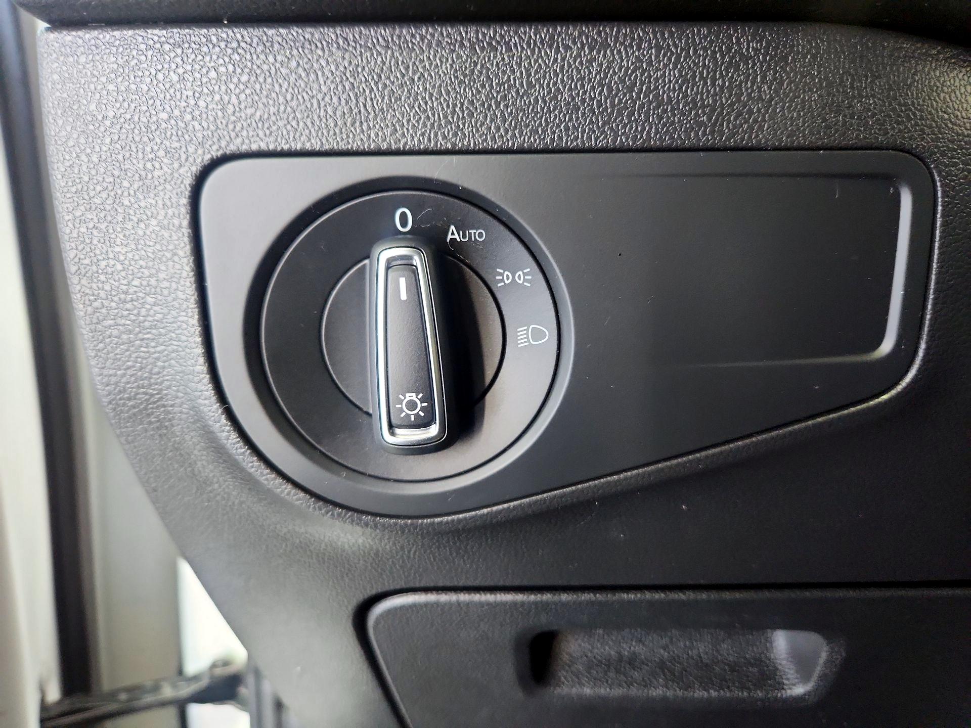 Thumbnail: 2022 Volkswagen Tiguan - 13