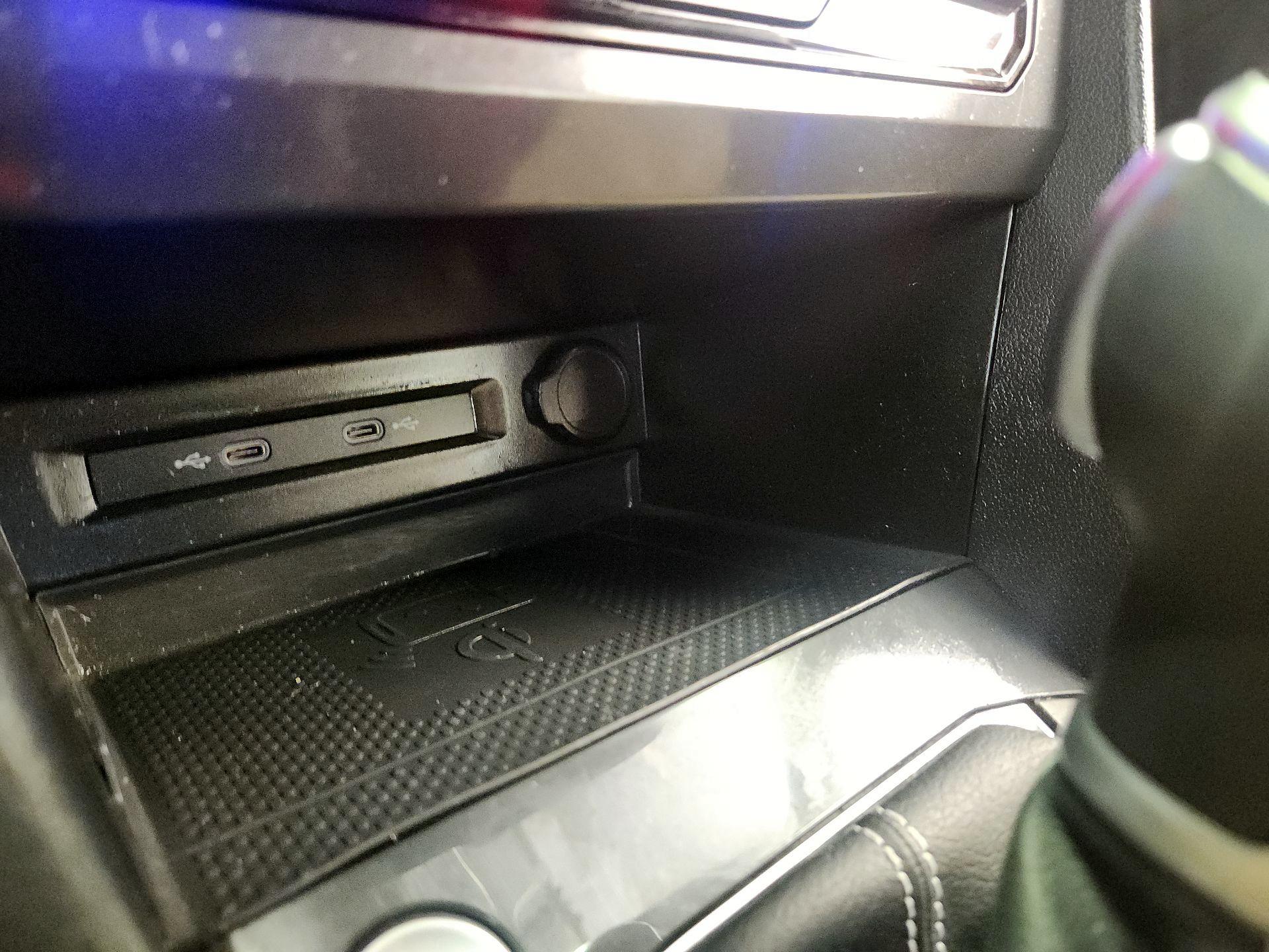 Thumbnail: 2022 Volkswagen Tiguan - 18