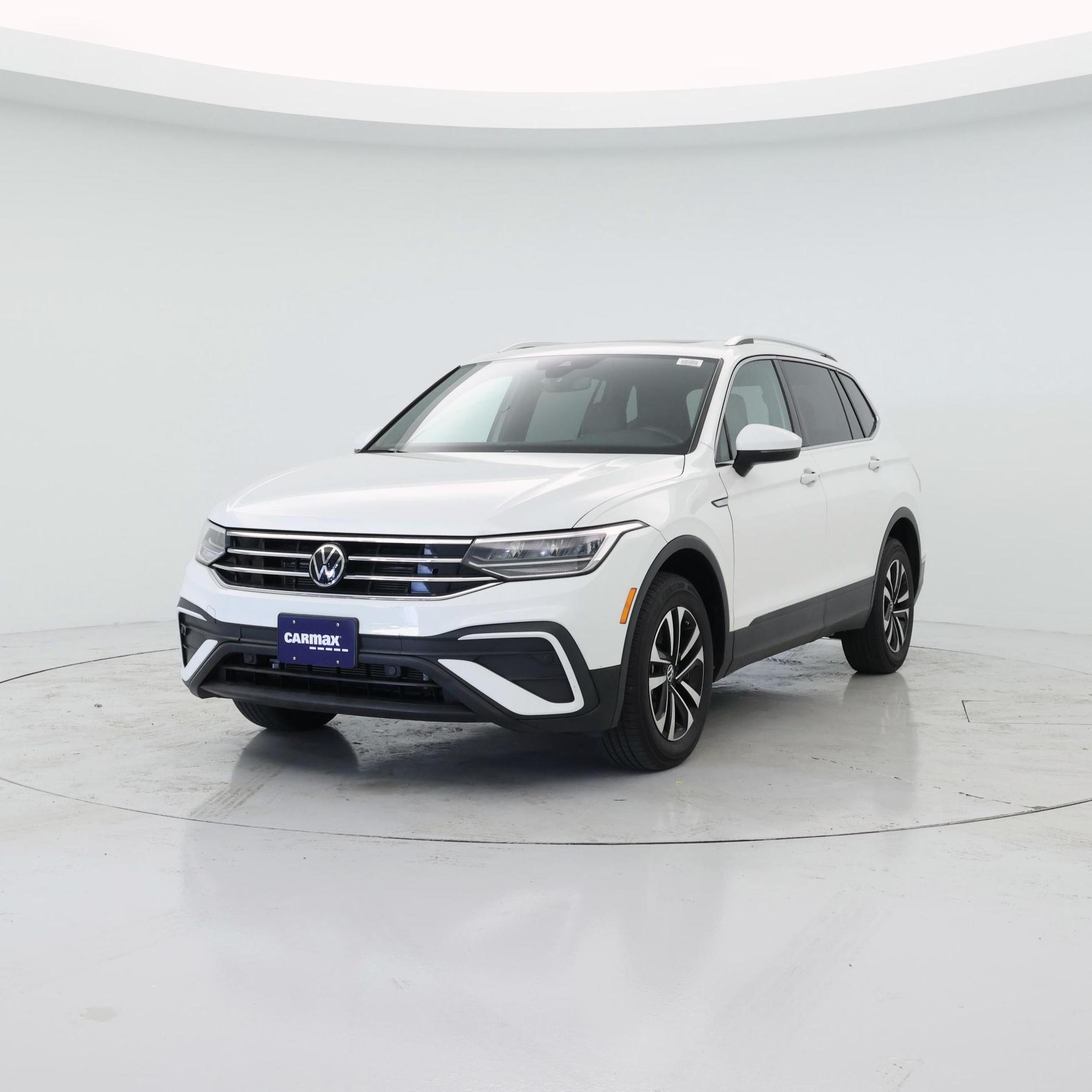 Thumbnail: 2022 Volkswagen Tiguan - 4