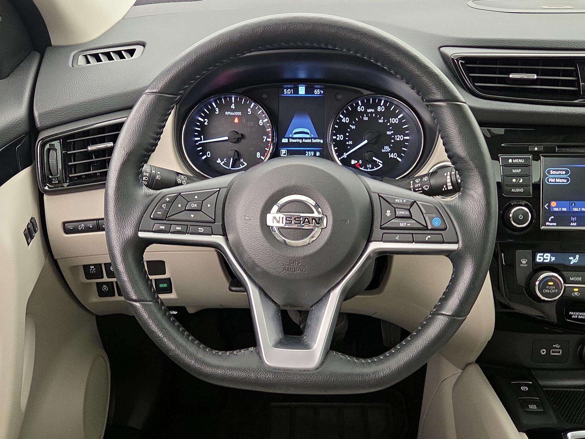 Thumbnail: 2022 Nissan Rogue Sport - 10