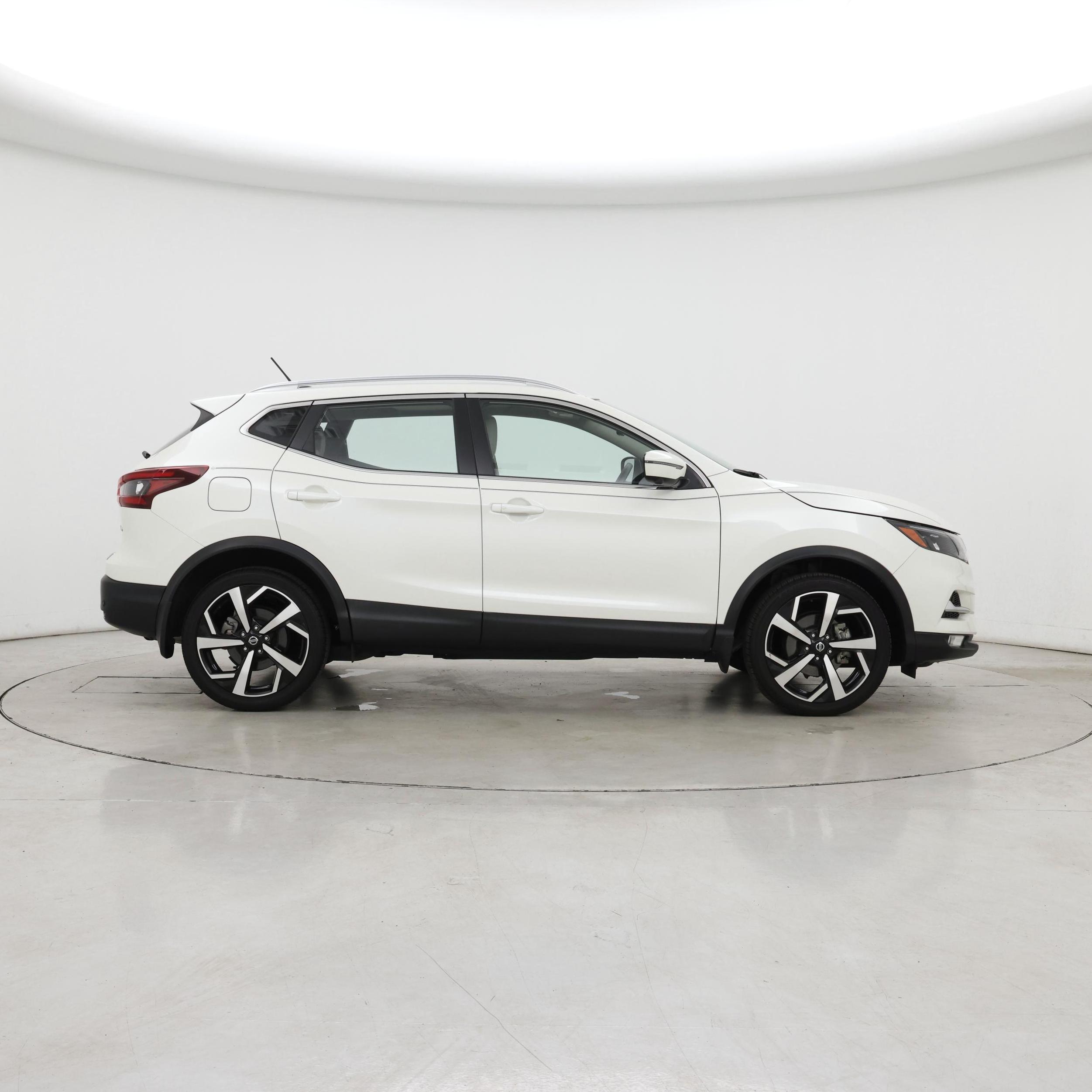 Thumbnail: 2022 Nissan Rogue Sport - 7