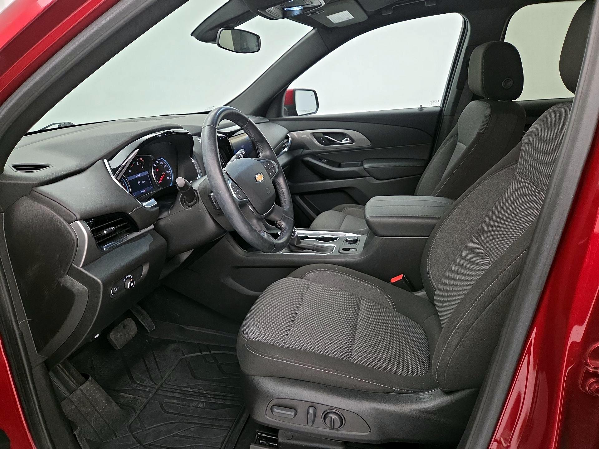 Thumbnail: 2023 Chevrolet Traverse - 11