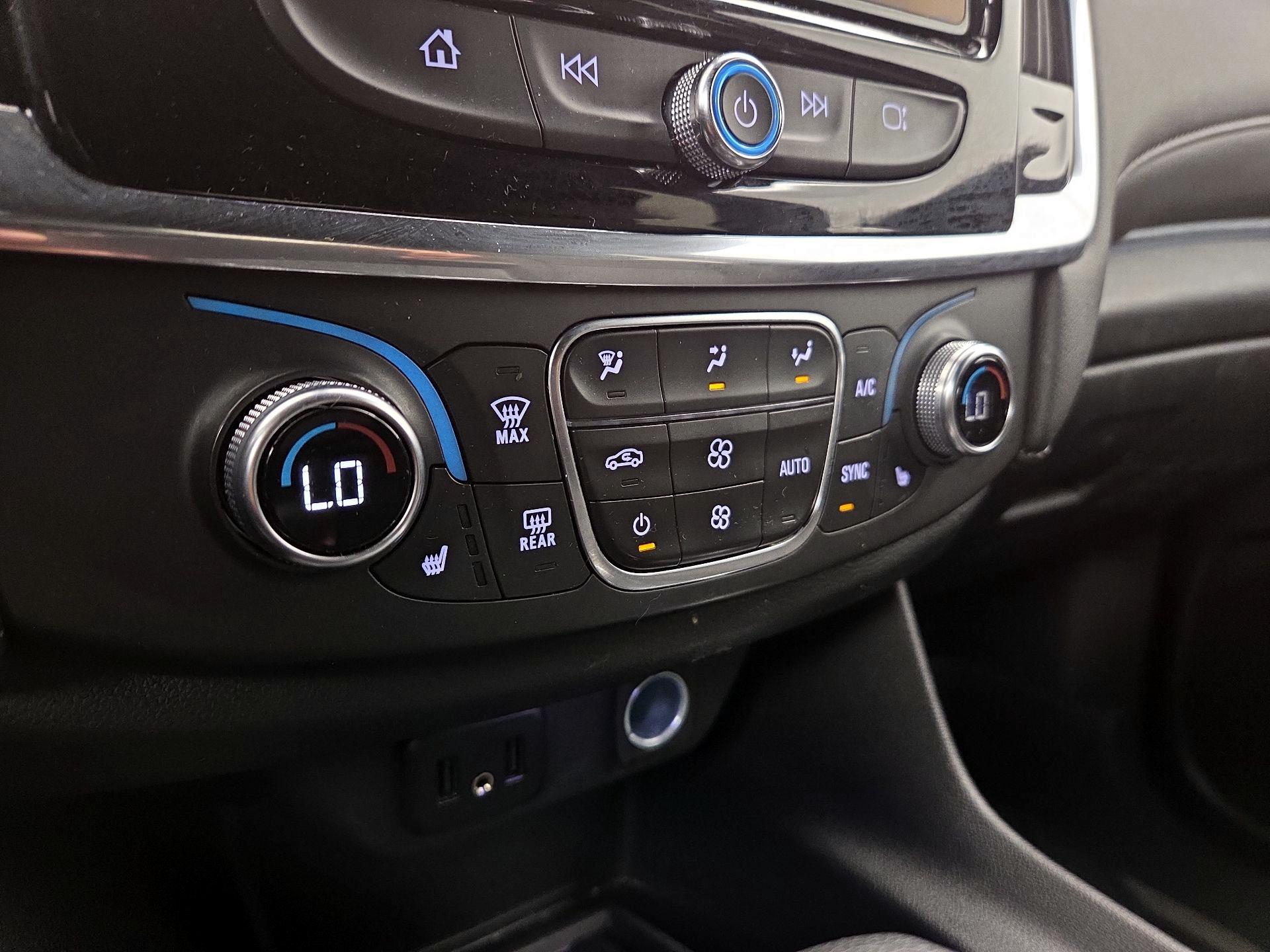 Thumbnail: 2023 Chevrolet Traverse - 16