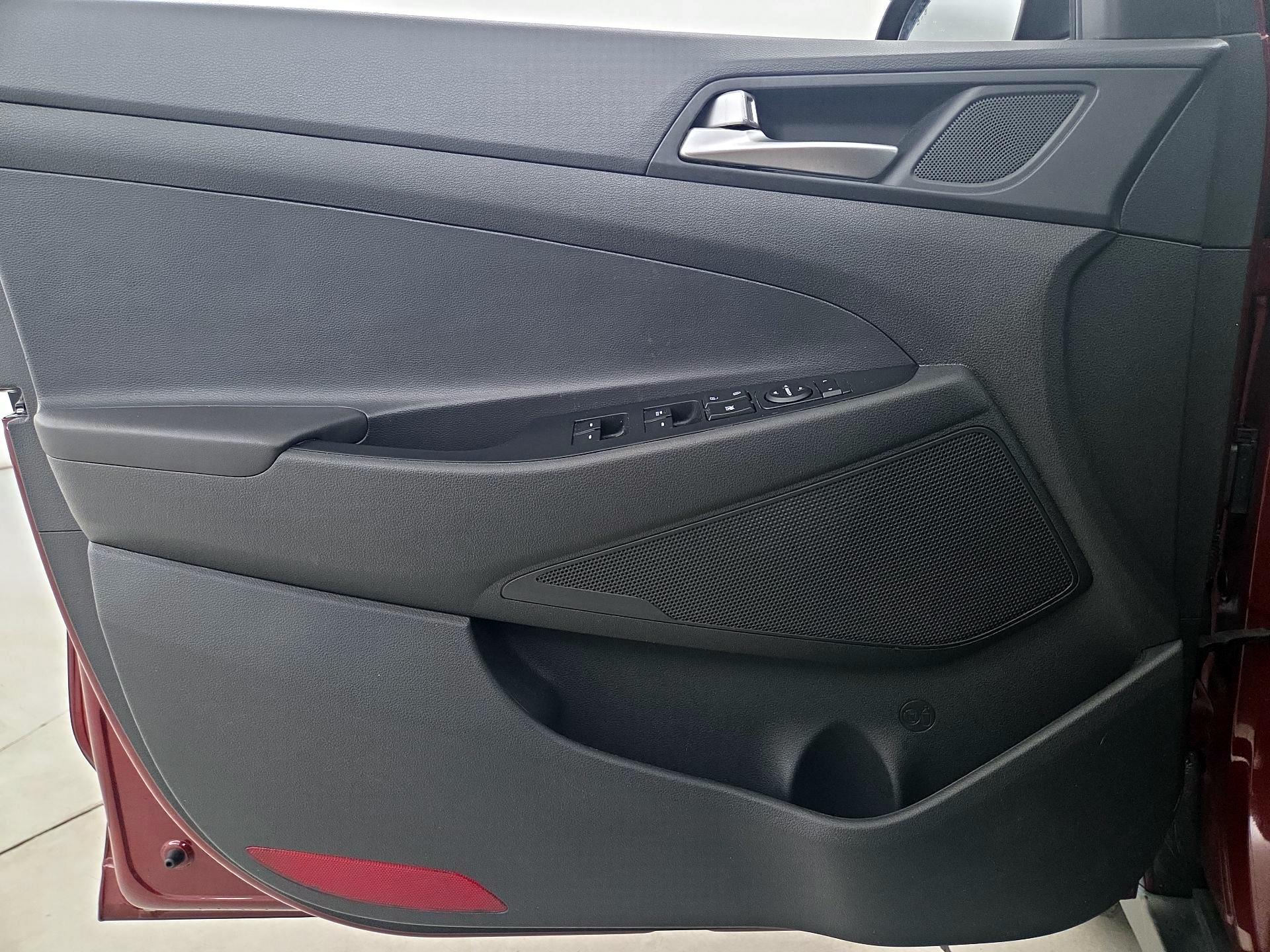 Thumbnail: 2020 Hyundai Tucson - 12