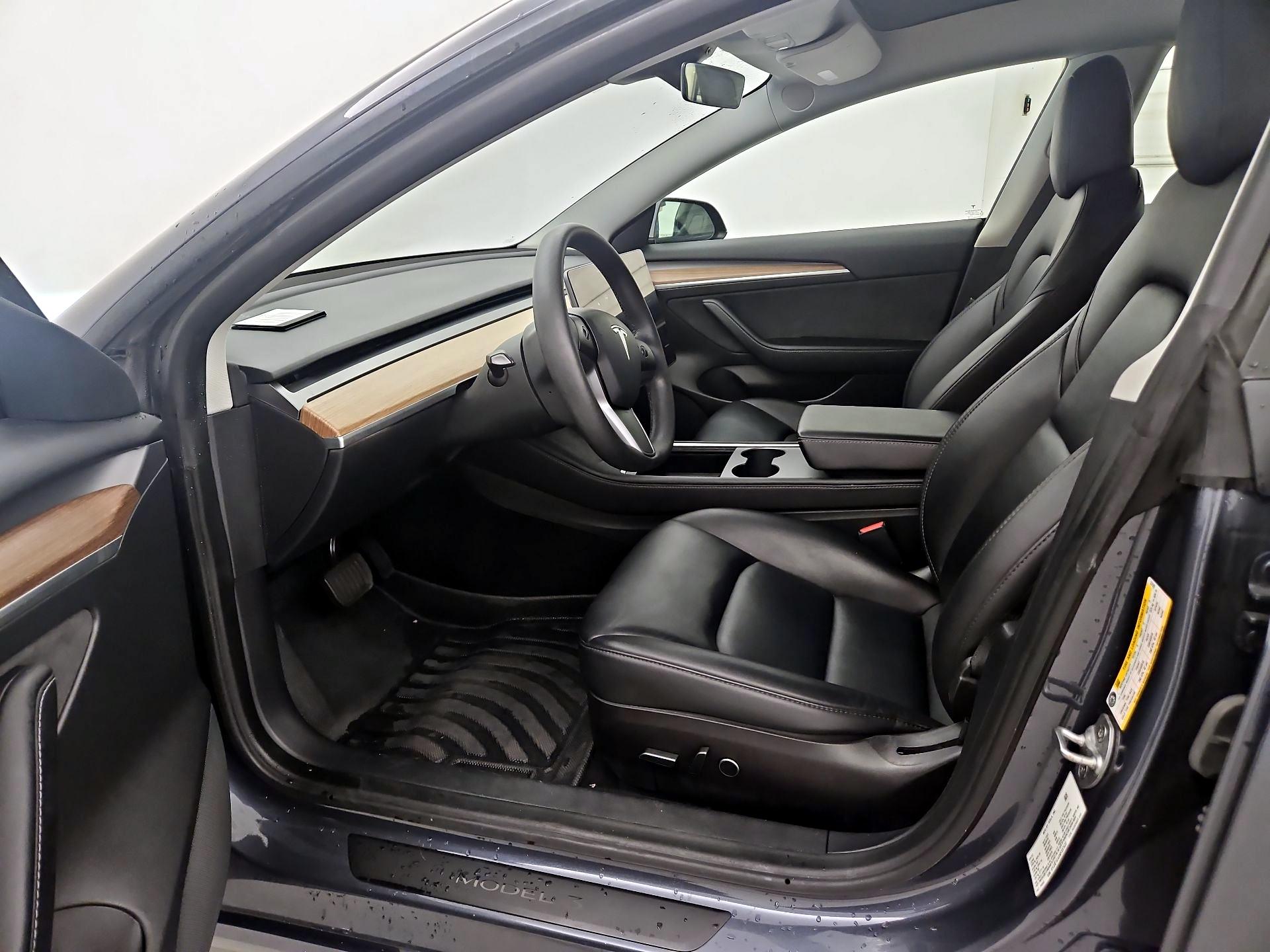 Thumbnail: 2022 Tesla Model 3 - 11