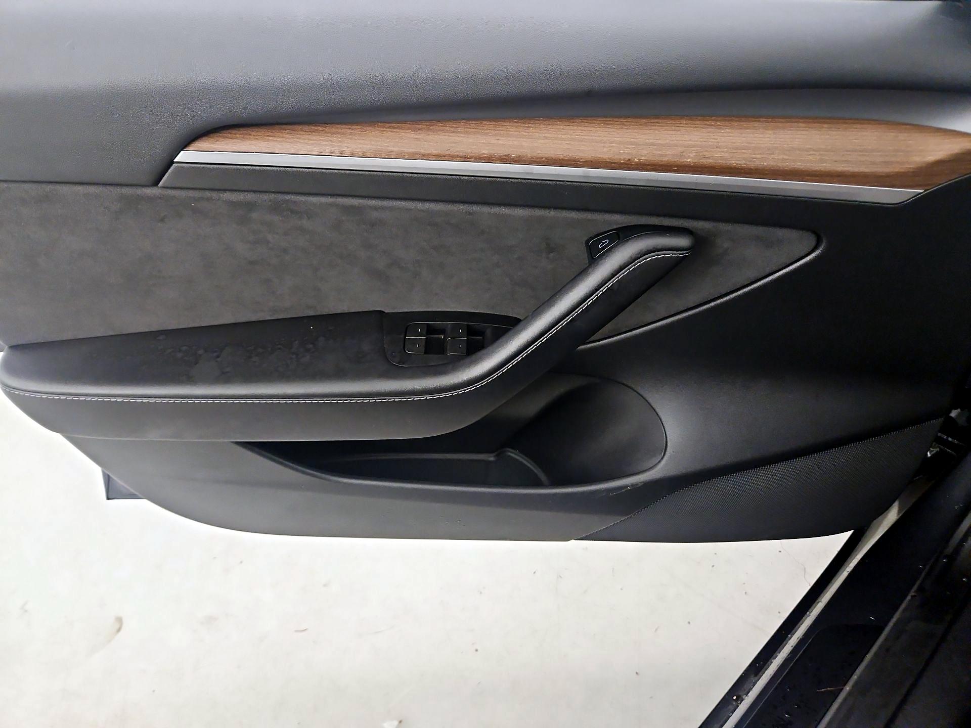 Thumbnail: 2022 Tesla Model 3 - 12